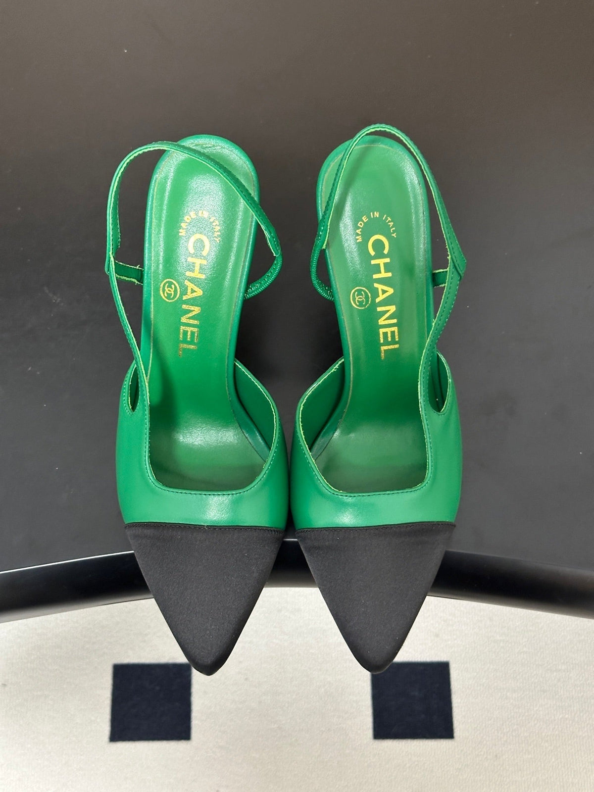 Chanel 26s Pointed Toe High Heel Slingbacks 8.5 Cm Green Lambskin Black Fabric