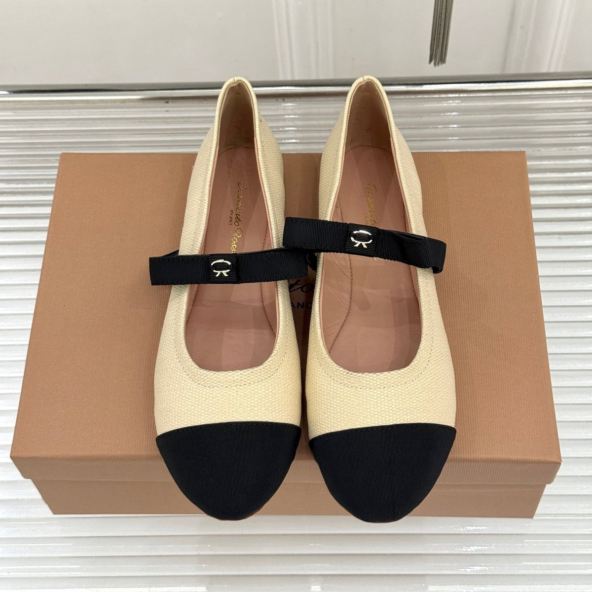 GR 26s Mary Jane Flats Black Cream White Fabric 164783
