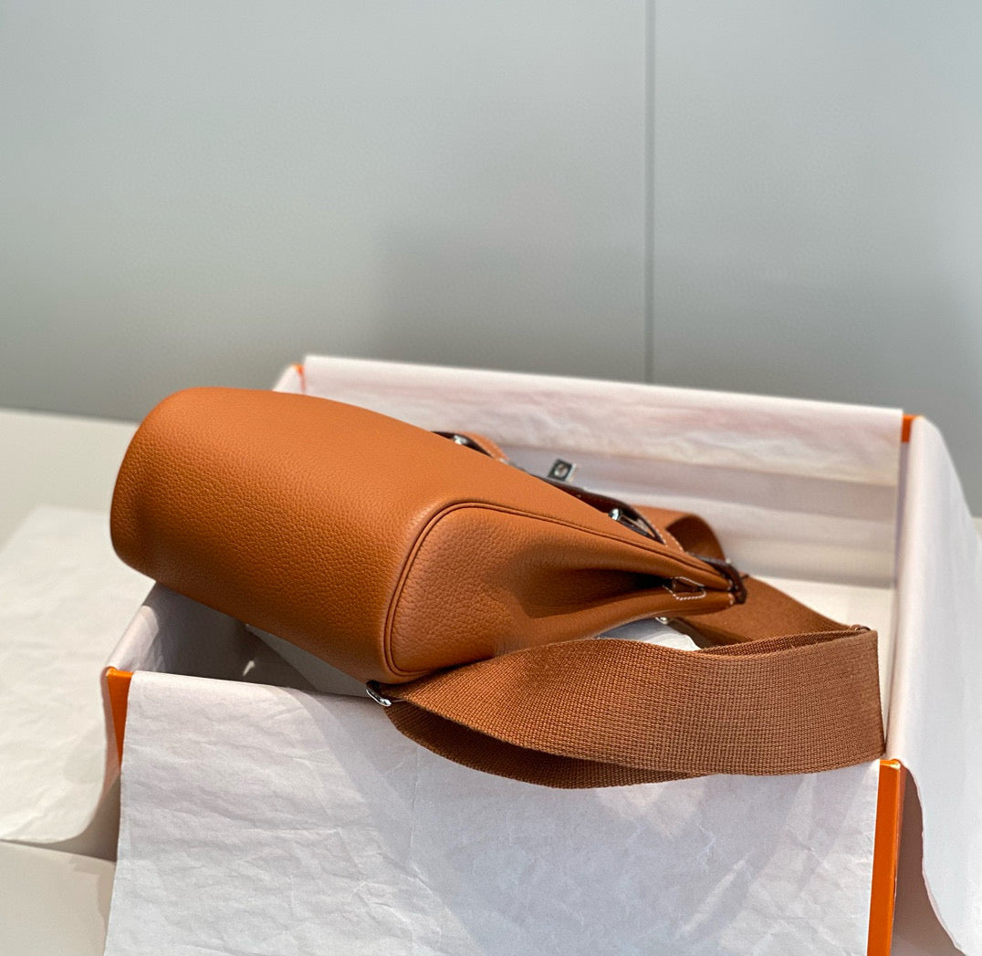 HM HAC A DOS PM 26CM GOLD TOGO LEATHER SILVER HARDWARE