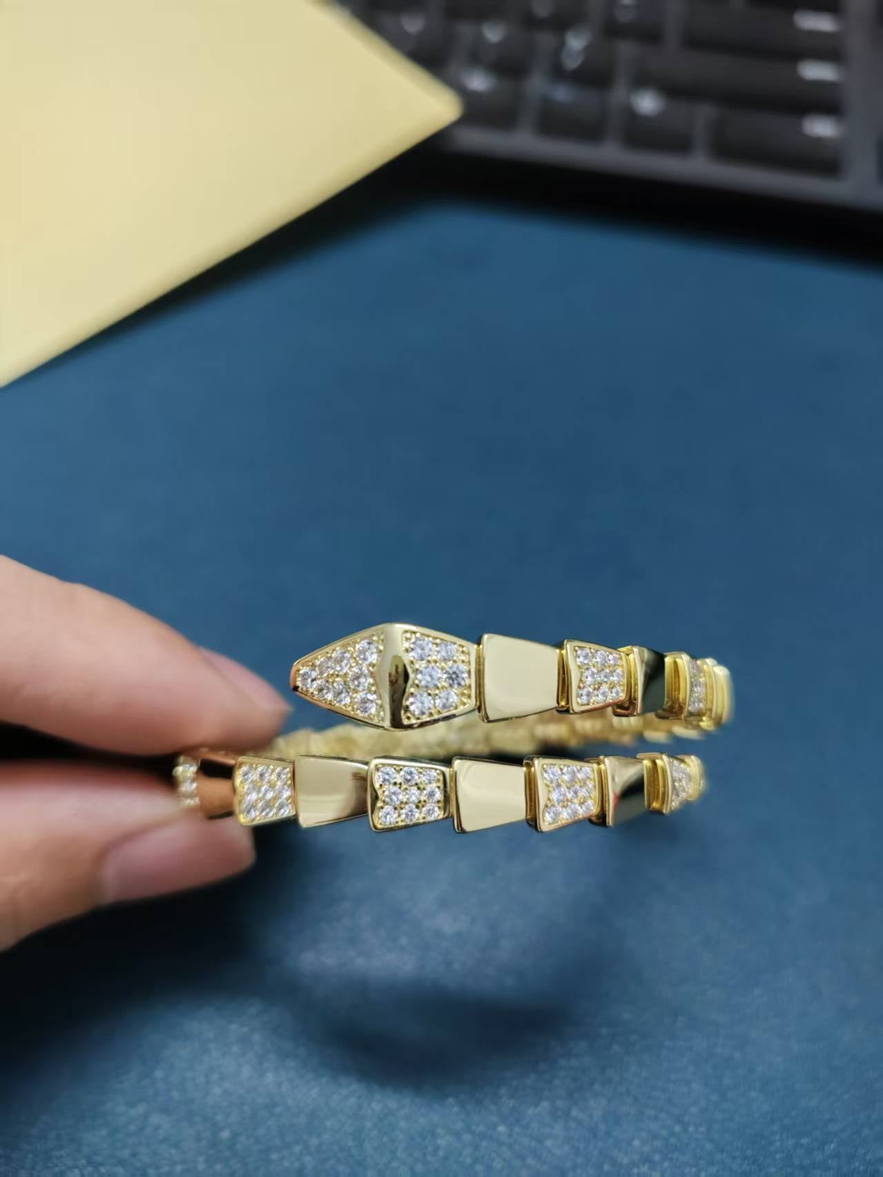 SERPENTI WIDE BRACELET GOLD DIAMOND