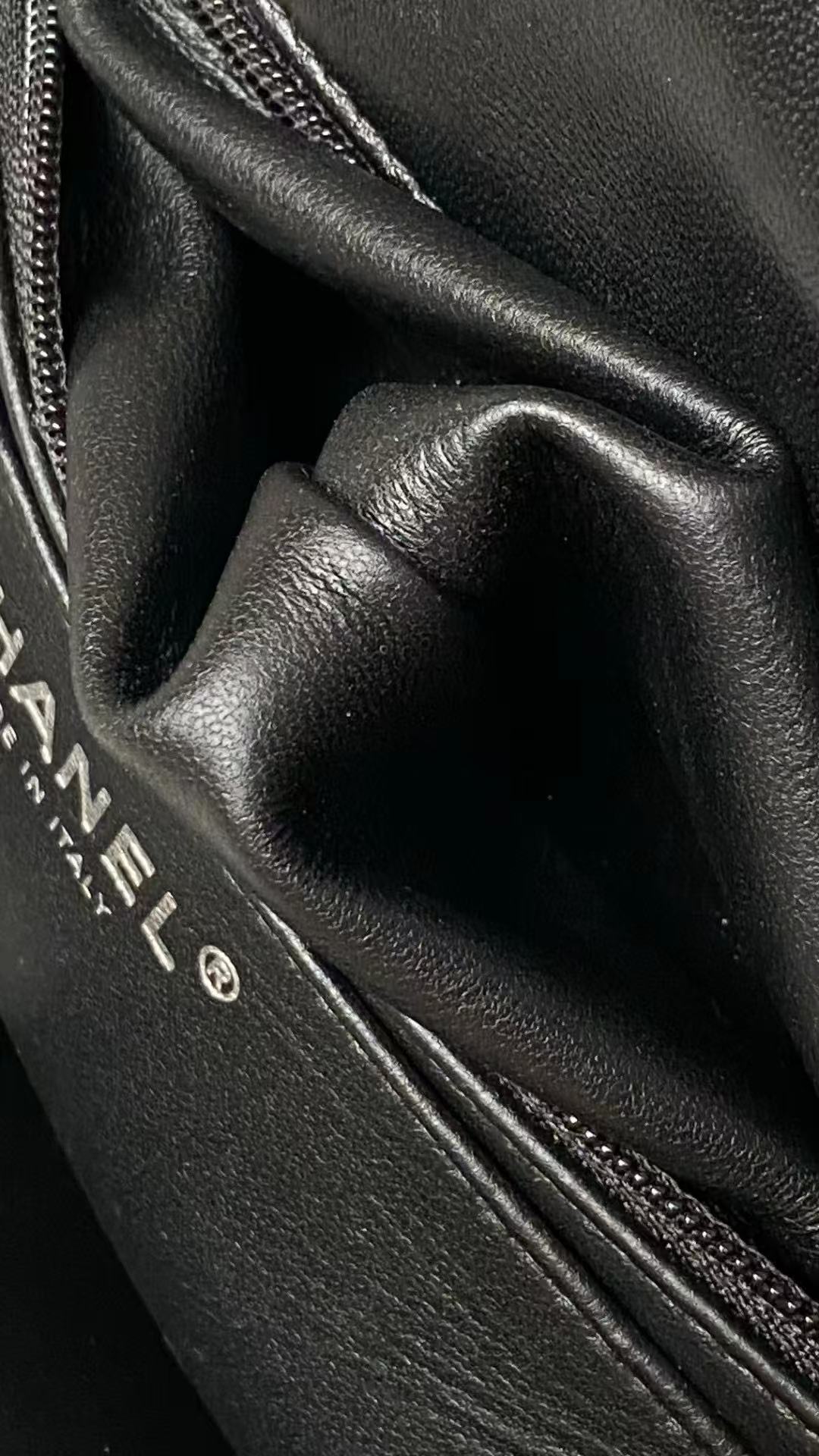 25C Mini Flap Bag Top Handle 20cm Black Lambskin Black Hardware Premium Version