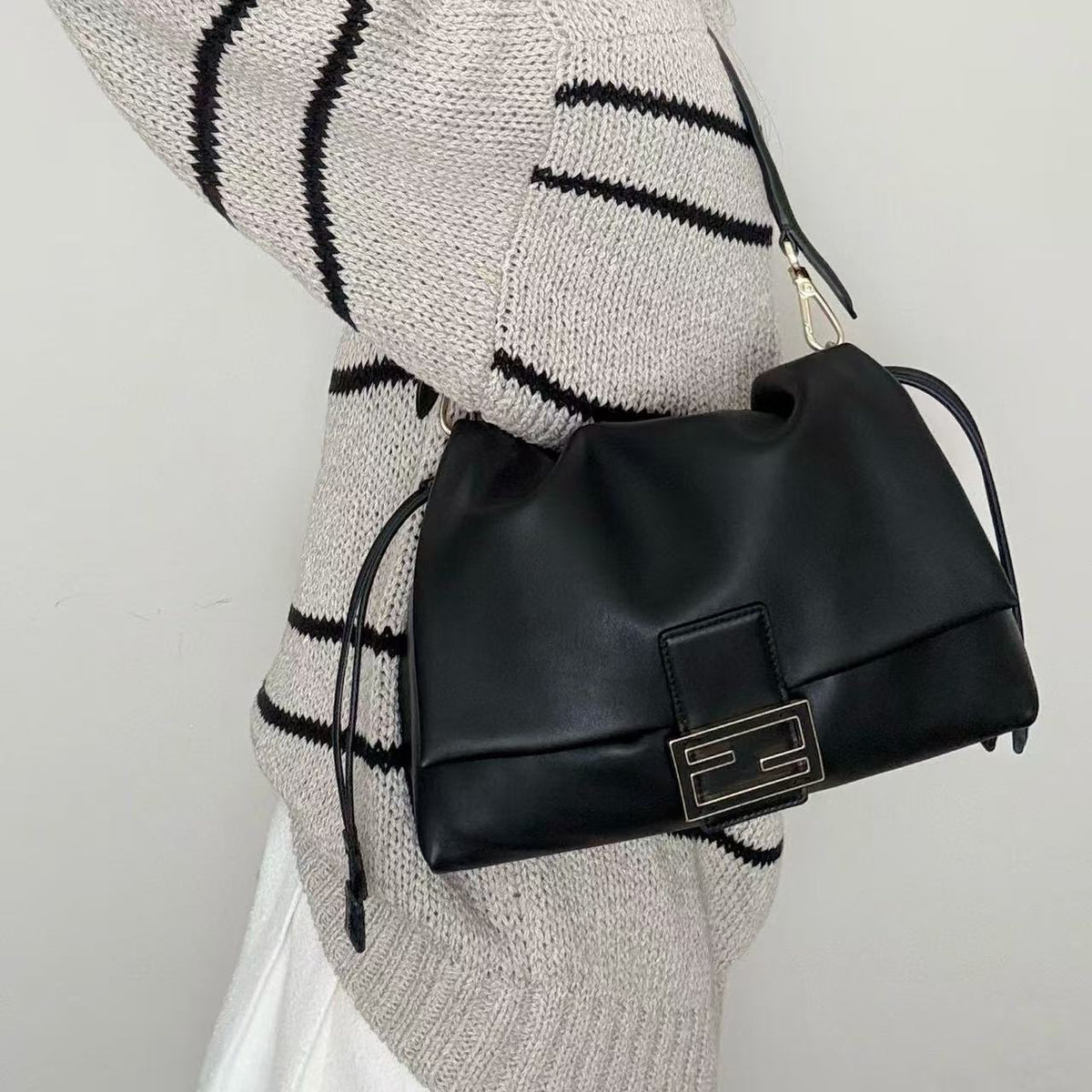 FF Mamma Baguette Drawstring Shoulder Bag Black Nappa Leather