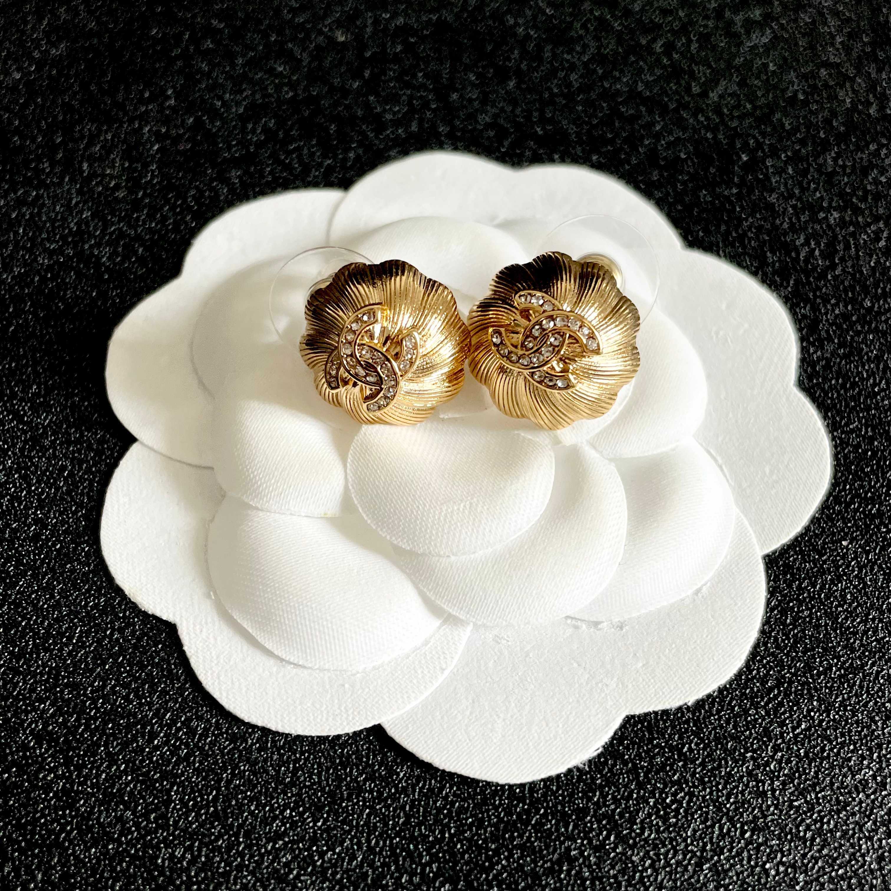 CC Flower Clip-On Earrings Crystal 659641