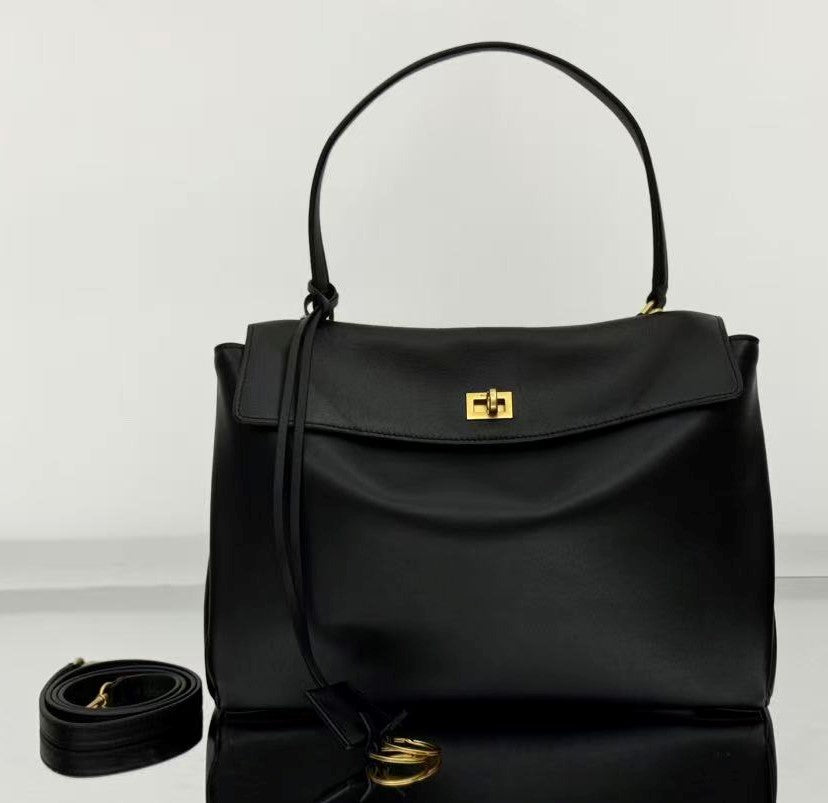 RODEO MEDIUM BAG 35 IN BLACK SMOOTH CALFSKIN GOLD HARDWARE