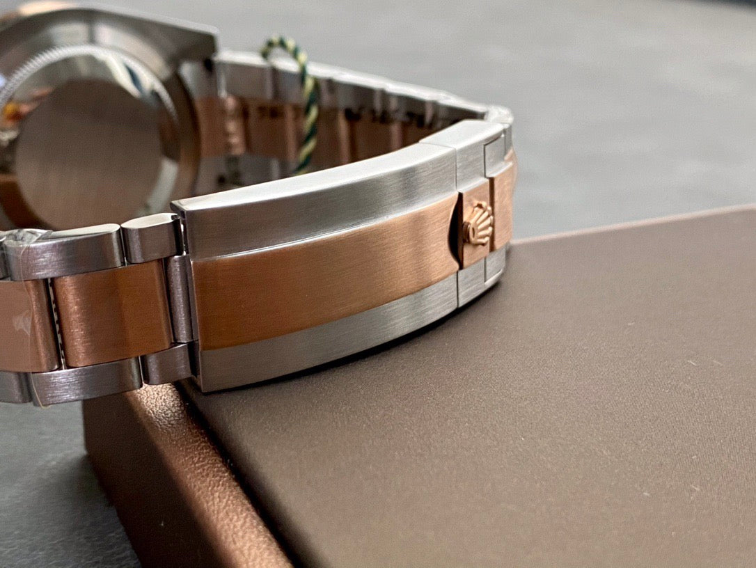 Rolex GMT-Master II 40mm Rose Gold