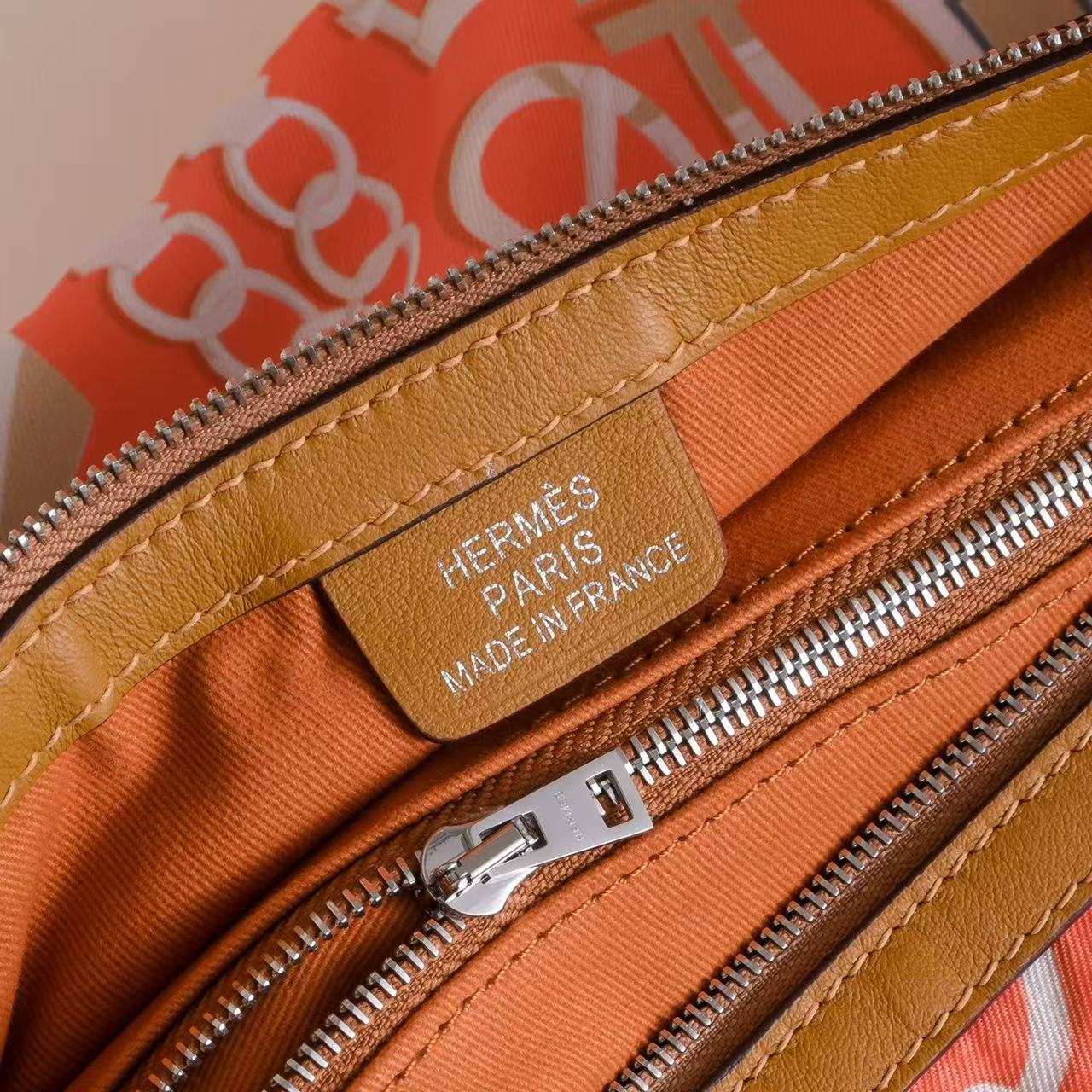 HM Sursoie To Go Pouch 22.5CM Orange Swift Canvas