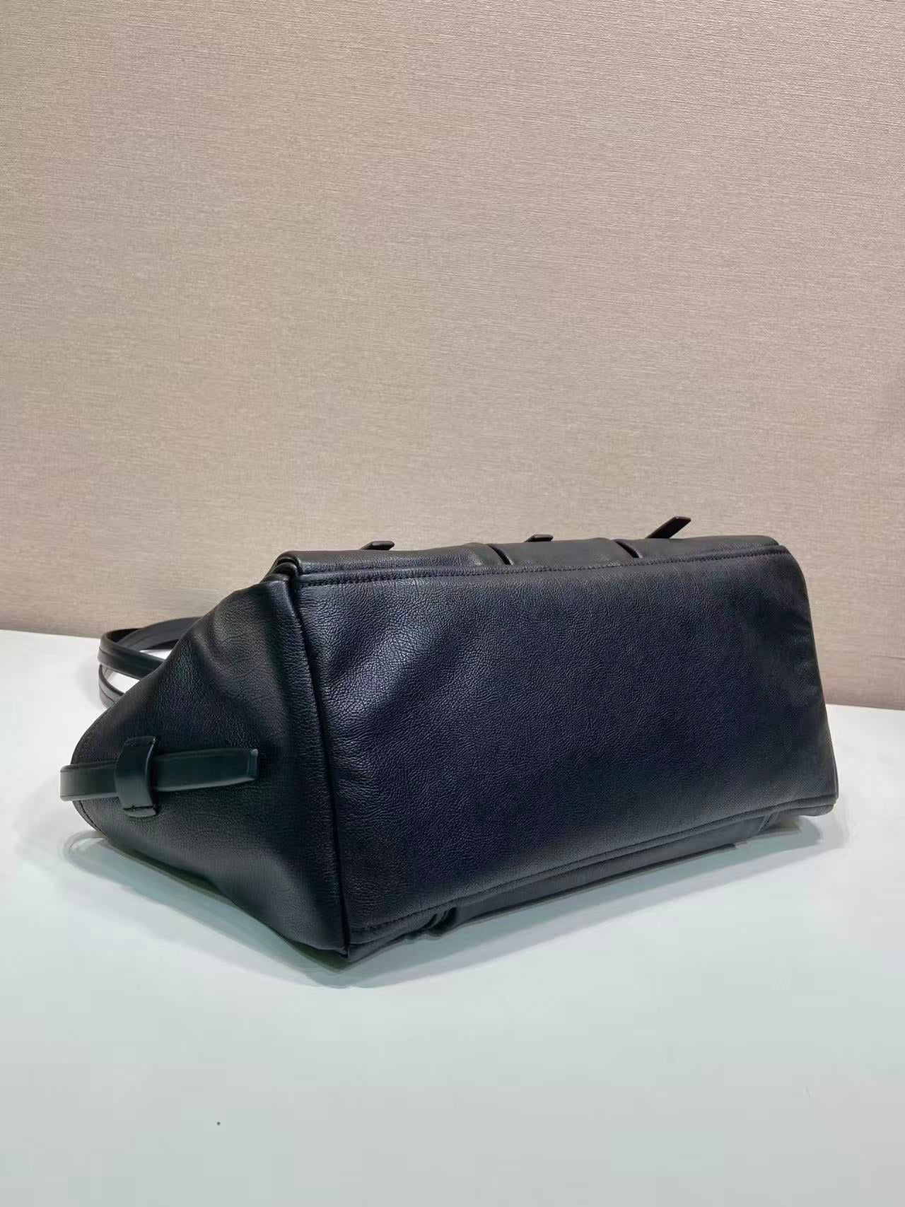 Prada Route Shopping Bag Black Leather