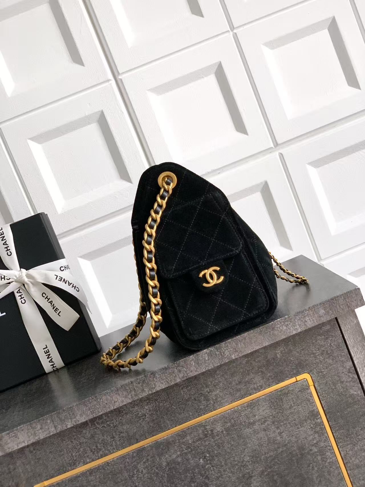 CC 25C Hobo Bag 22cm Black Suede