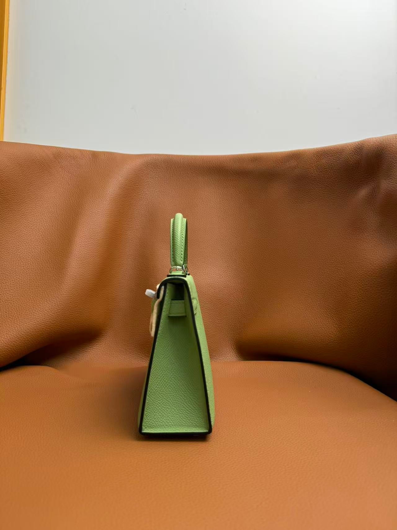 HM Kelly Green Pastel Epsom Leather SHW  (19 x 12 x 6cm)