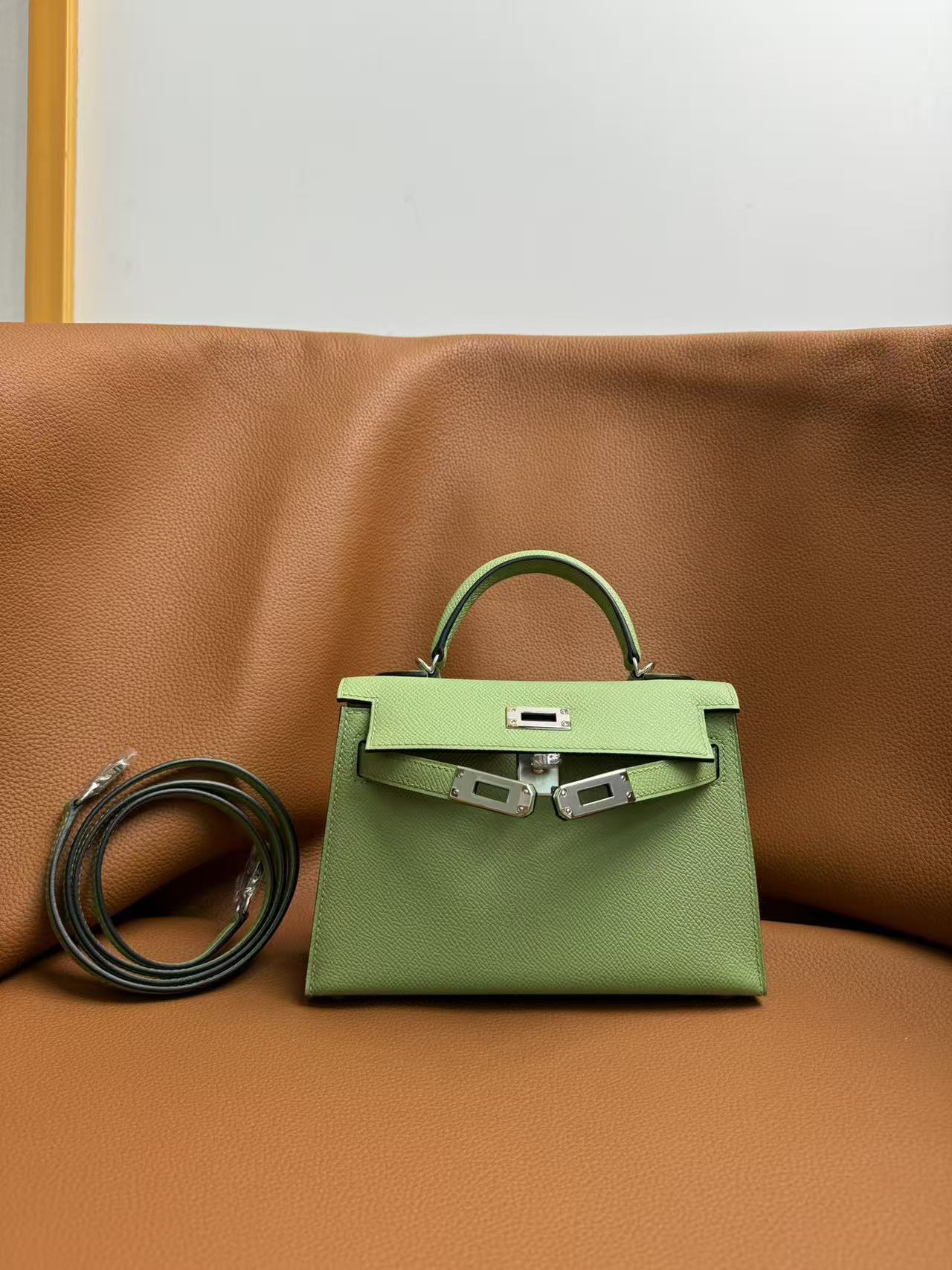 HM Kelly Green Pastel Epsom Leather SHW  (19 x 12 x 6cm)