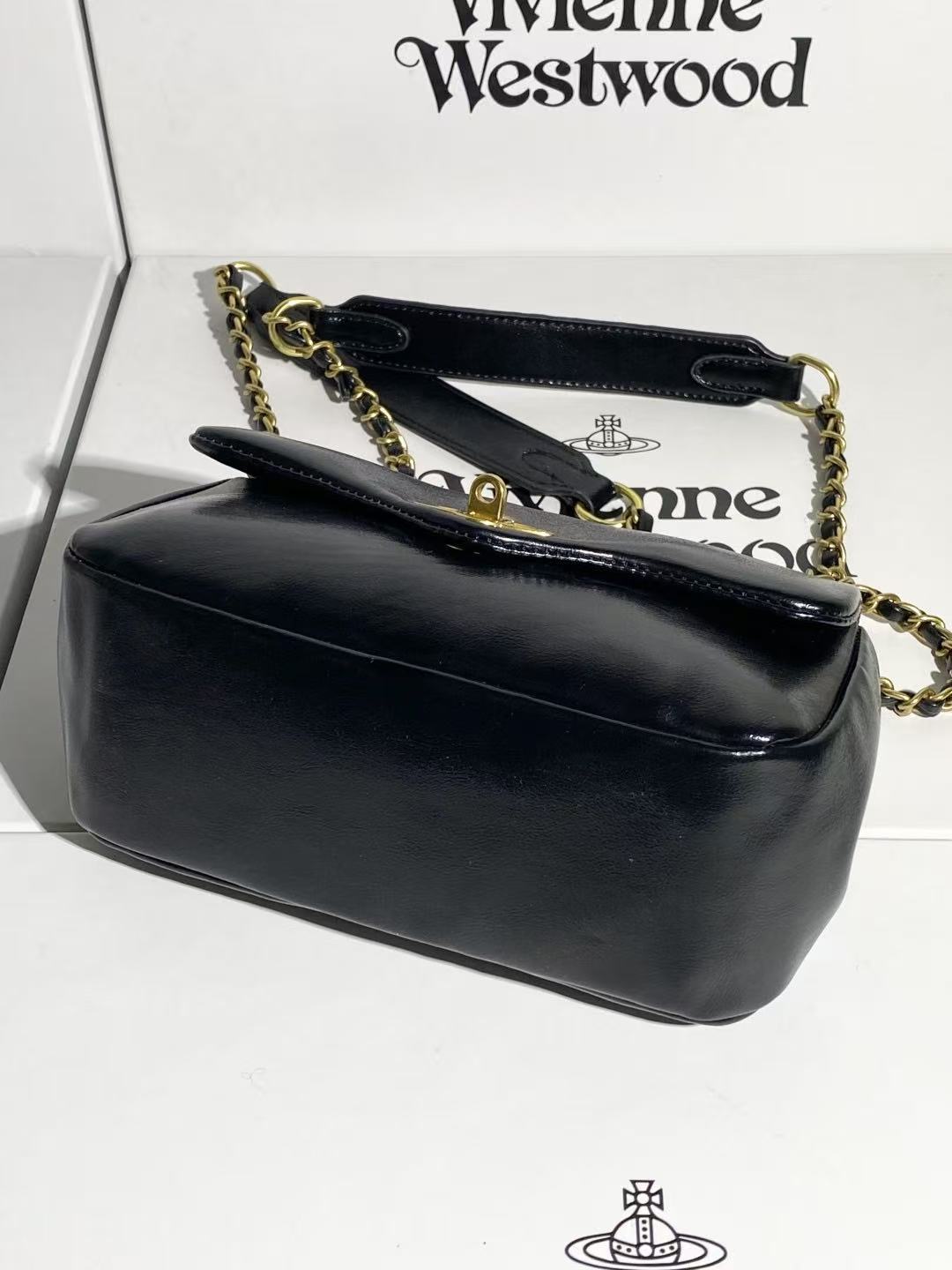 Vivienne Westwood Medium Anita Shoulder Bag Black Shiny Lambskin