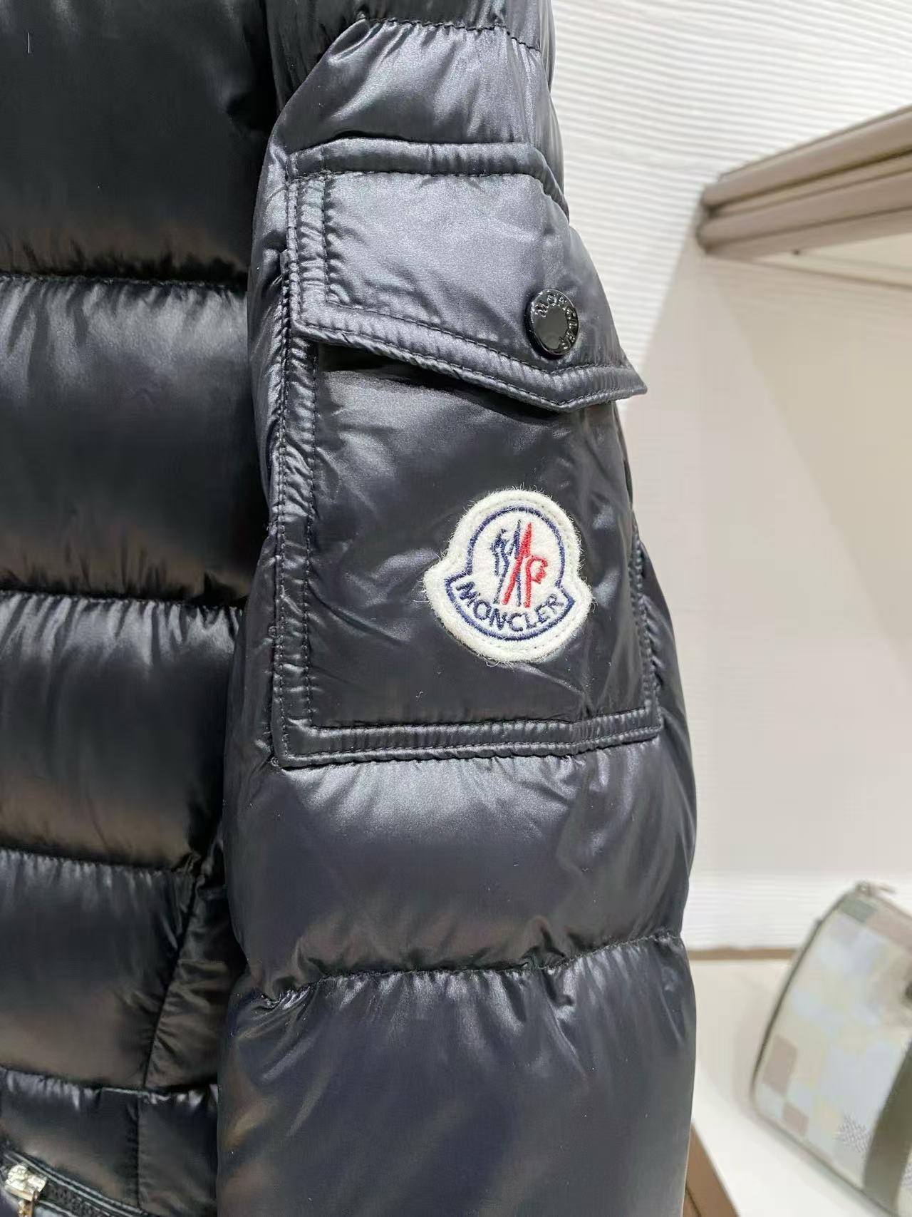 Moncler 26s Barante Hooded Short Down Jacket
