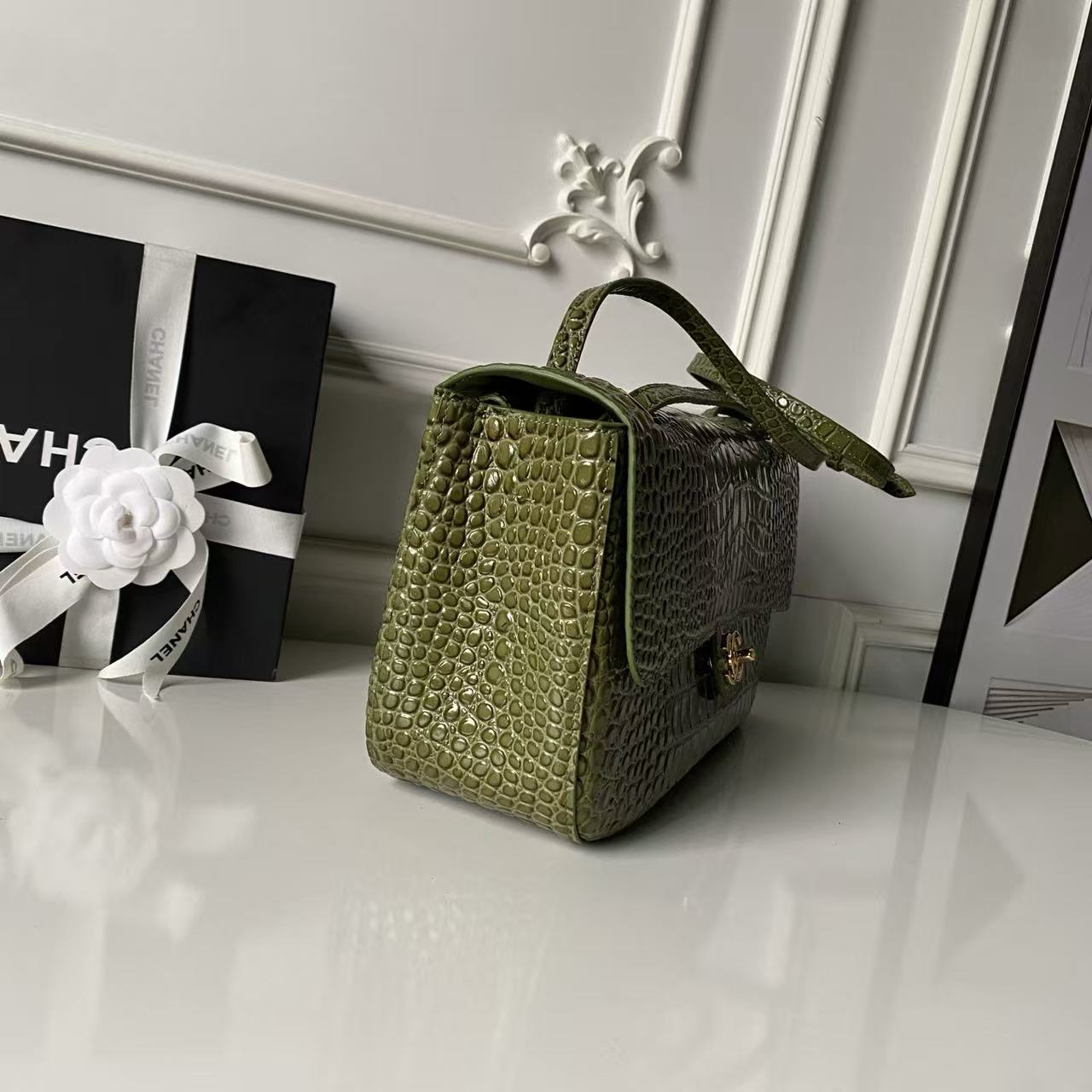 CC 26s Flap Bags Olive Green Crocodile-Embossed Leather