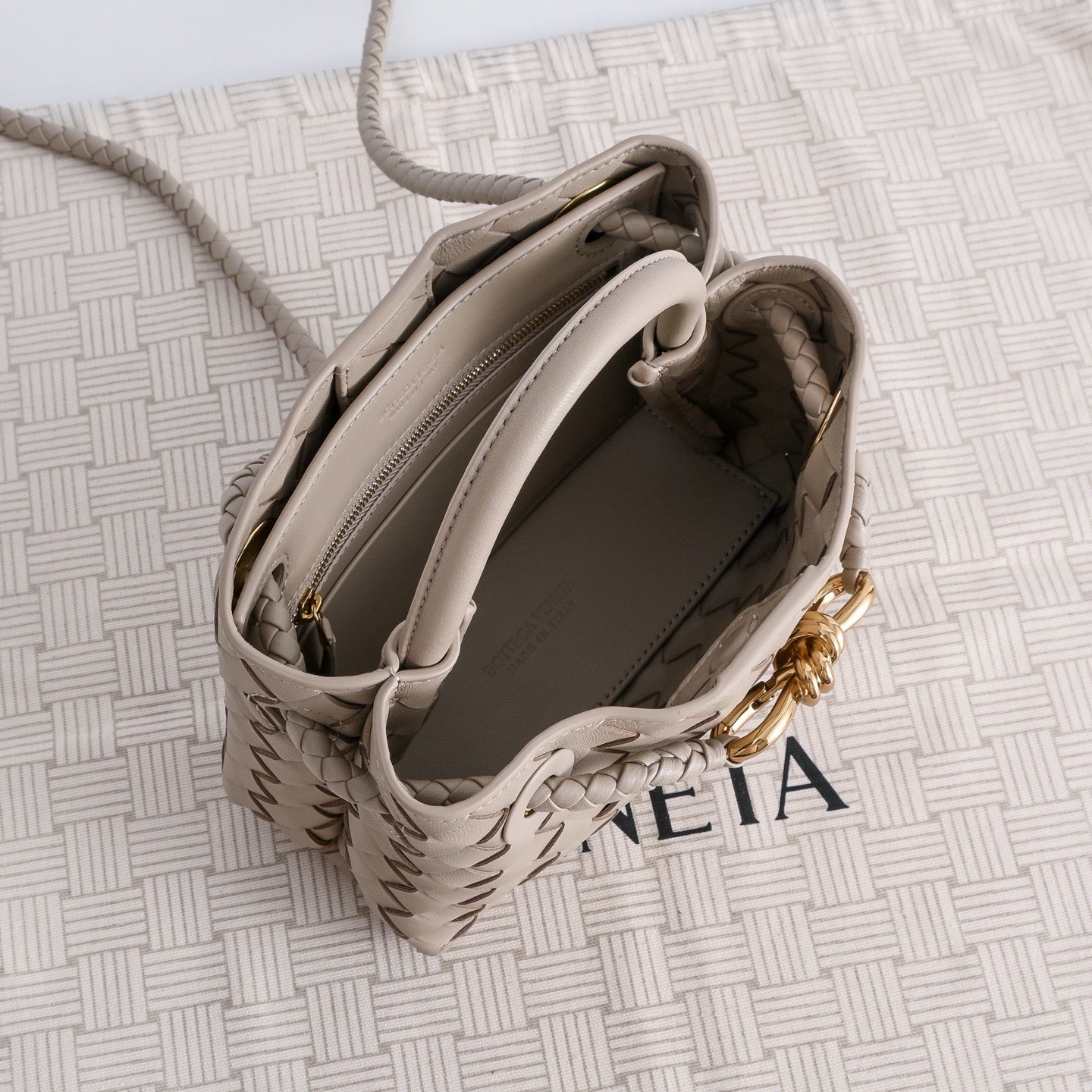 Bottega Veneta 2026 Mini Andiamo Taupe Lambskin