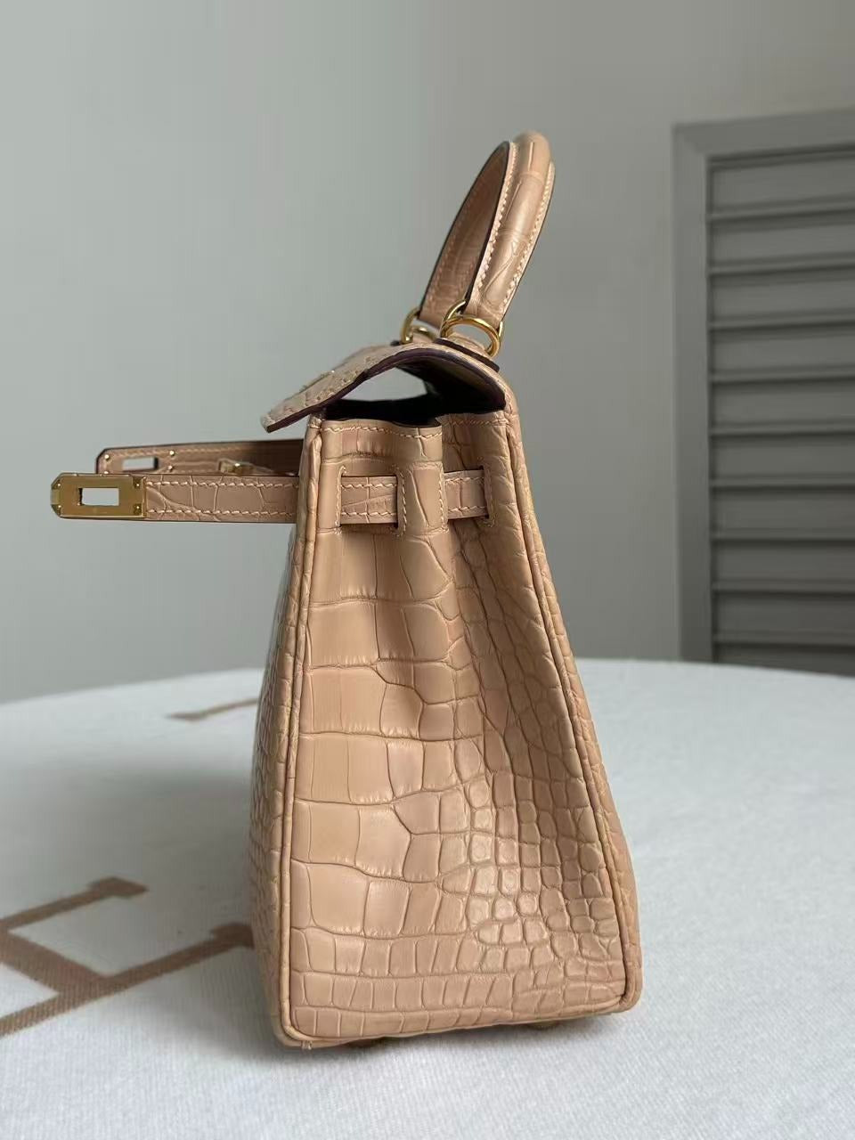 HM 26s Kelly 25 Beige Matte Alligator (15 days for production)