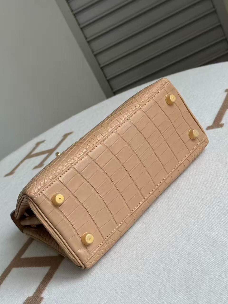HM 26s Kelly 25 Beige Matte Alligator (15 days for production)