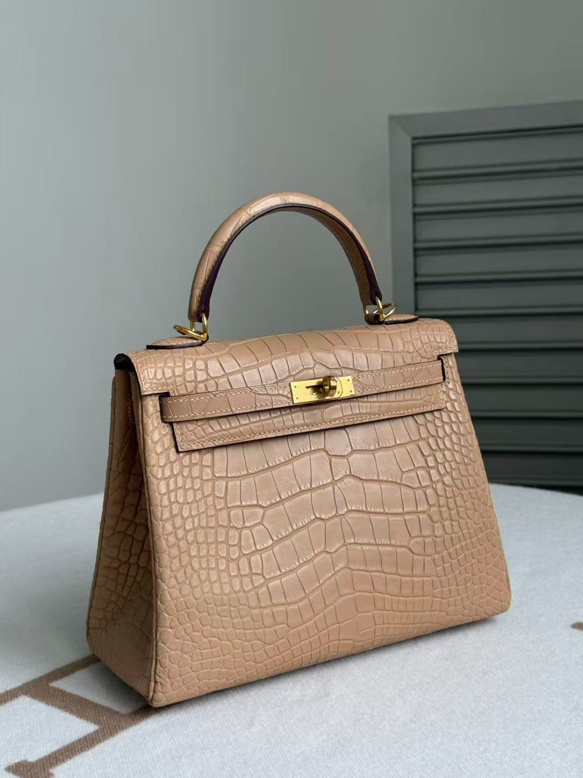 HM 26s Kelly 25 Beige Matte Alligator (15 days for production)