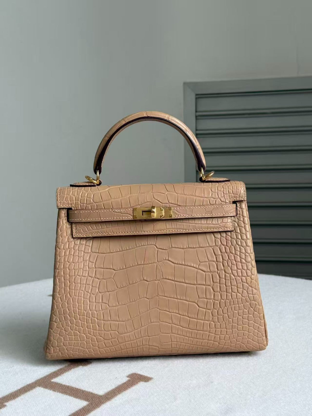 HM 26s Kelly 25 Beige Matte Alligator (15 days for production)