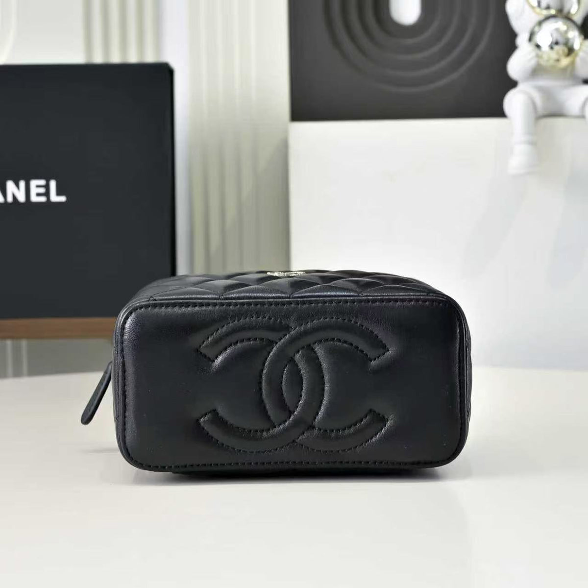 CC 26s Vanity Case 19cm Black Quilted Lambskin 286290