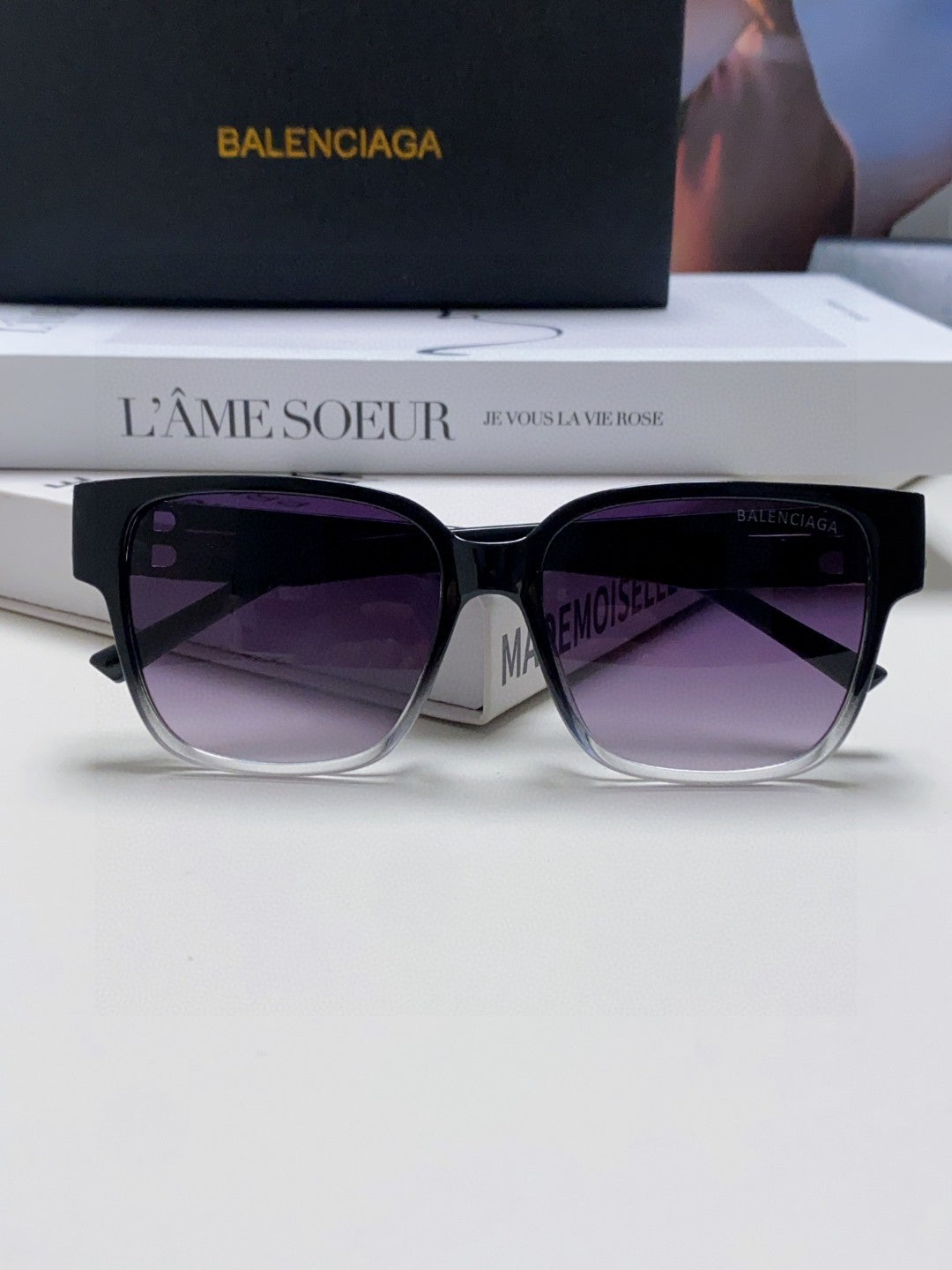 Balenciaga Sunglasses 558322