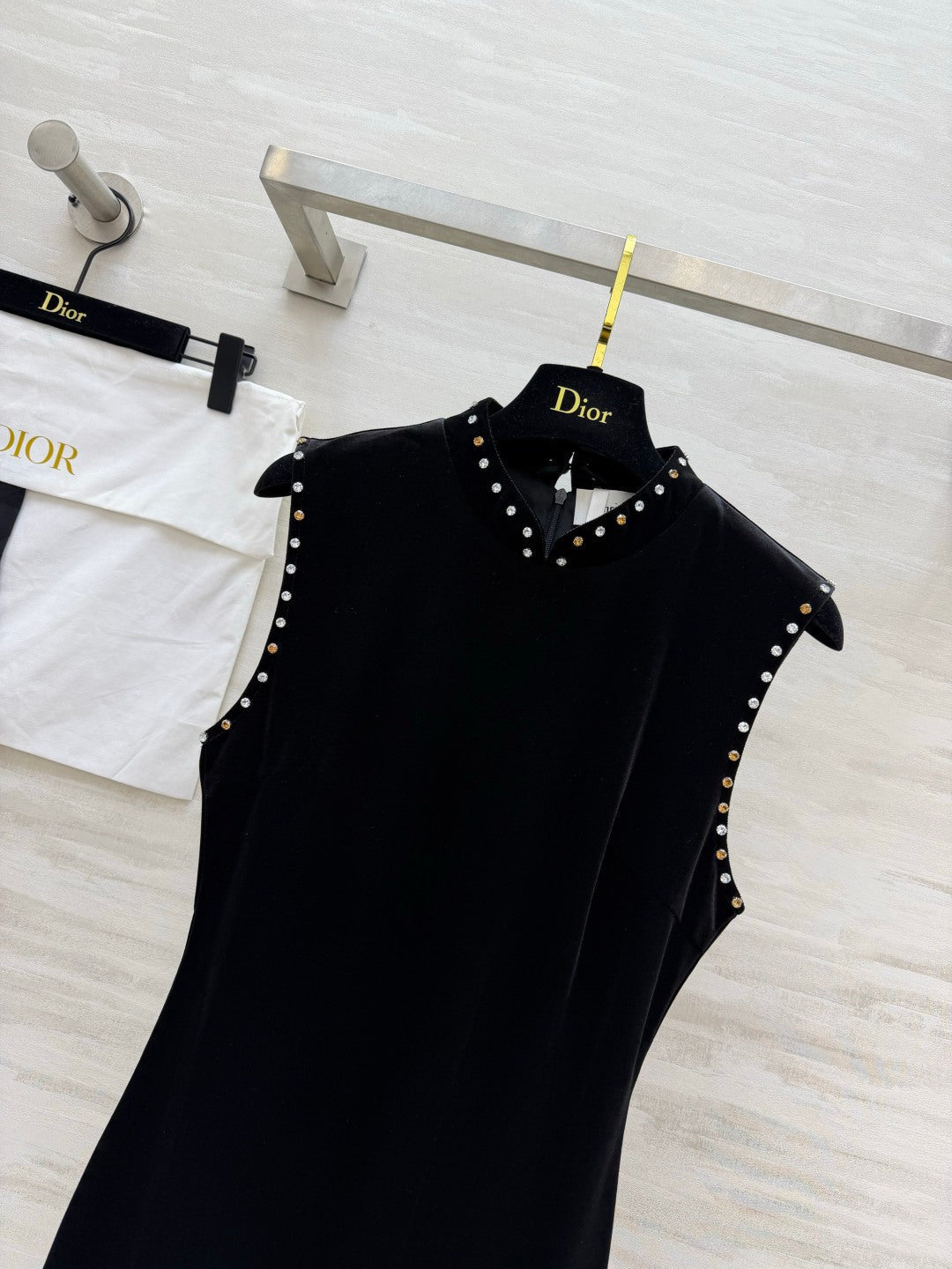 CD 26FW Crystal-Embellished Long Dress Stand Collar Sleeveless Black Velvet 441675