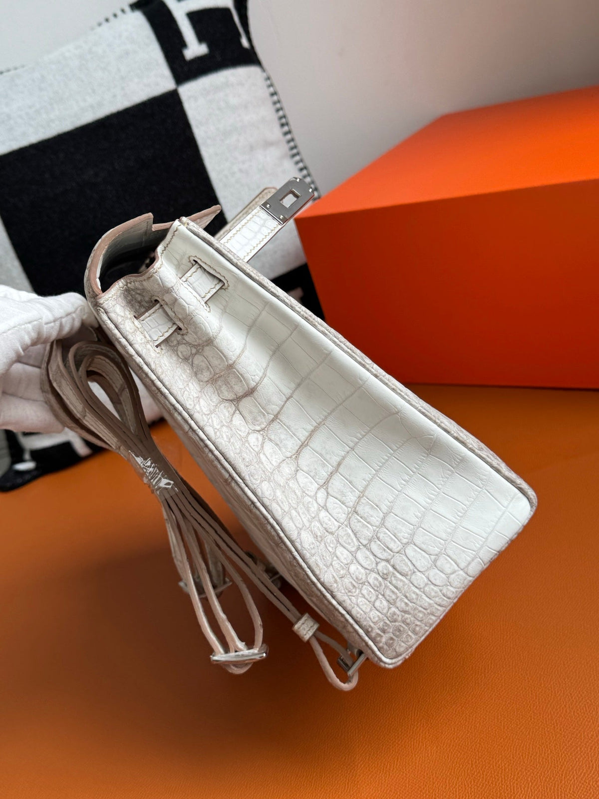 High-end Hermes 2026 Kelly Ado Backpack White 22cm Crocodile Leather