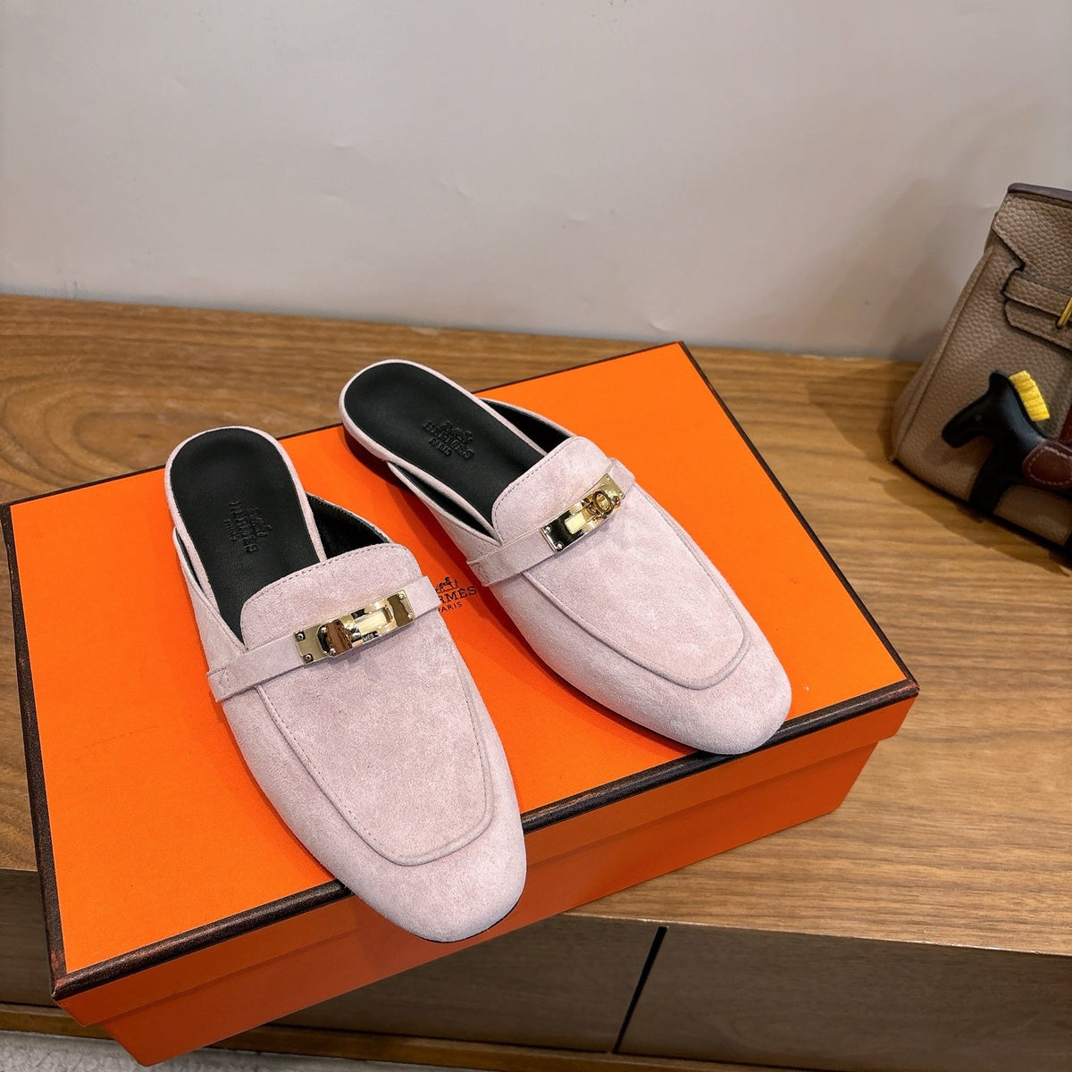 HM 26s Oz Mule Light Pink Suede Gold Hardware