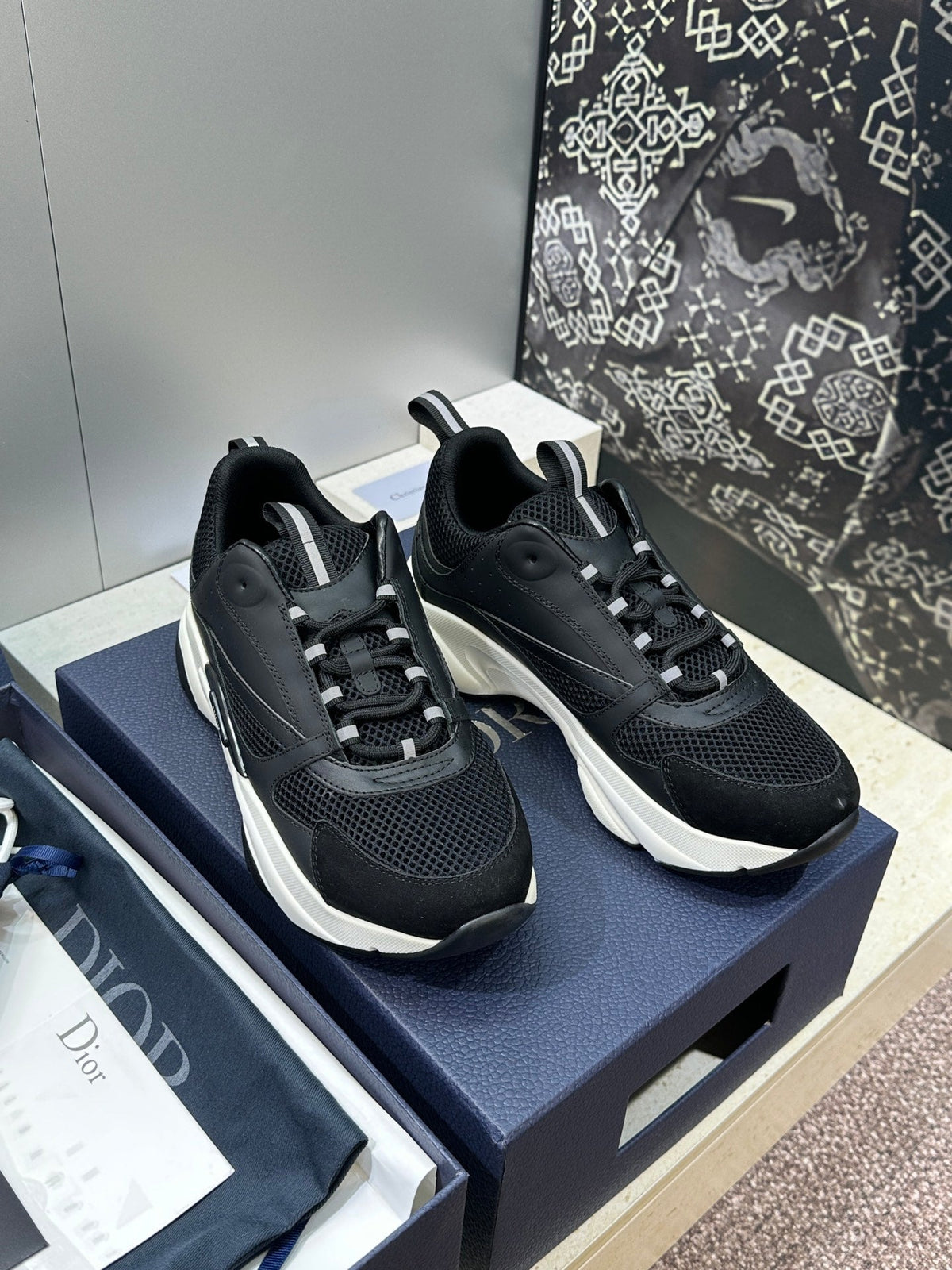CD 26s Men B22 Sneakers Black Mesh White Sole 539182