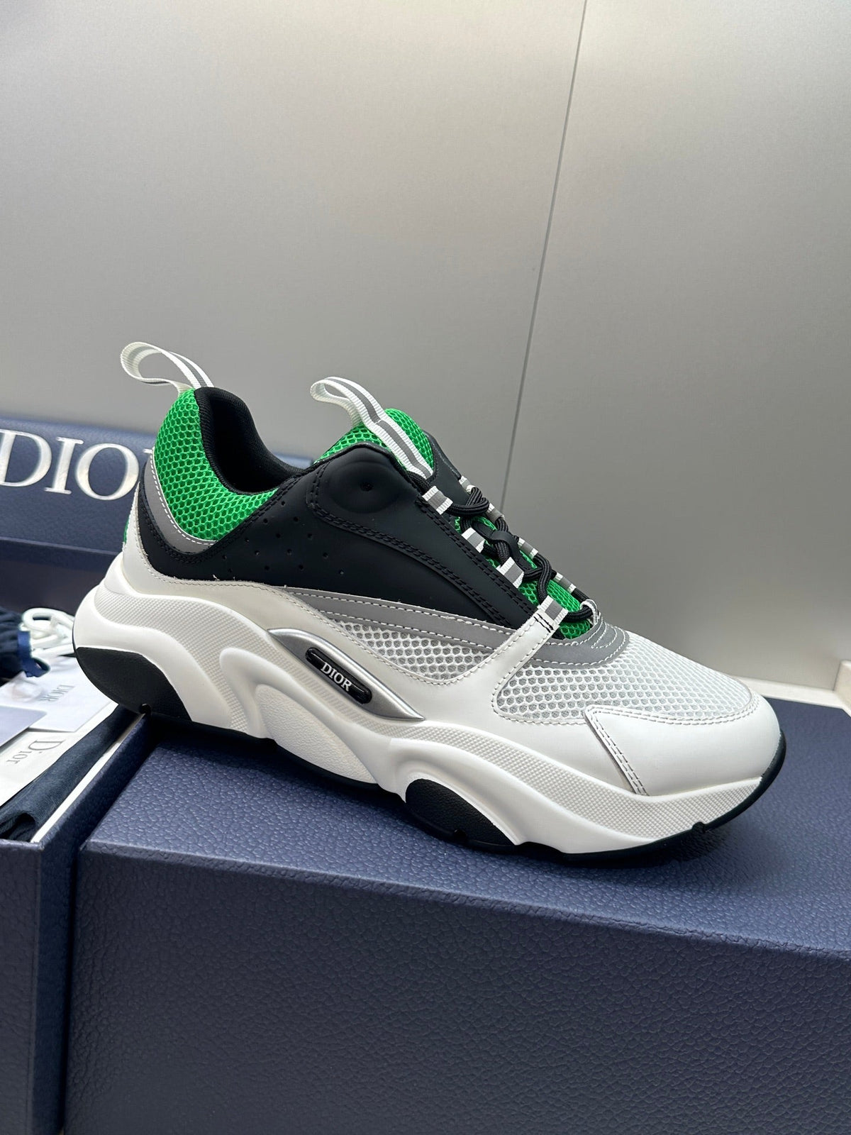 CD 26s Men B22 Sneakers White Black Green Mesh 391852
