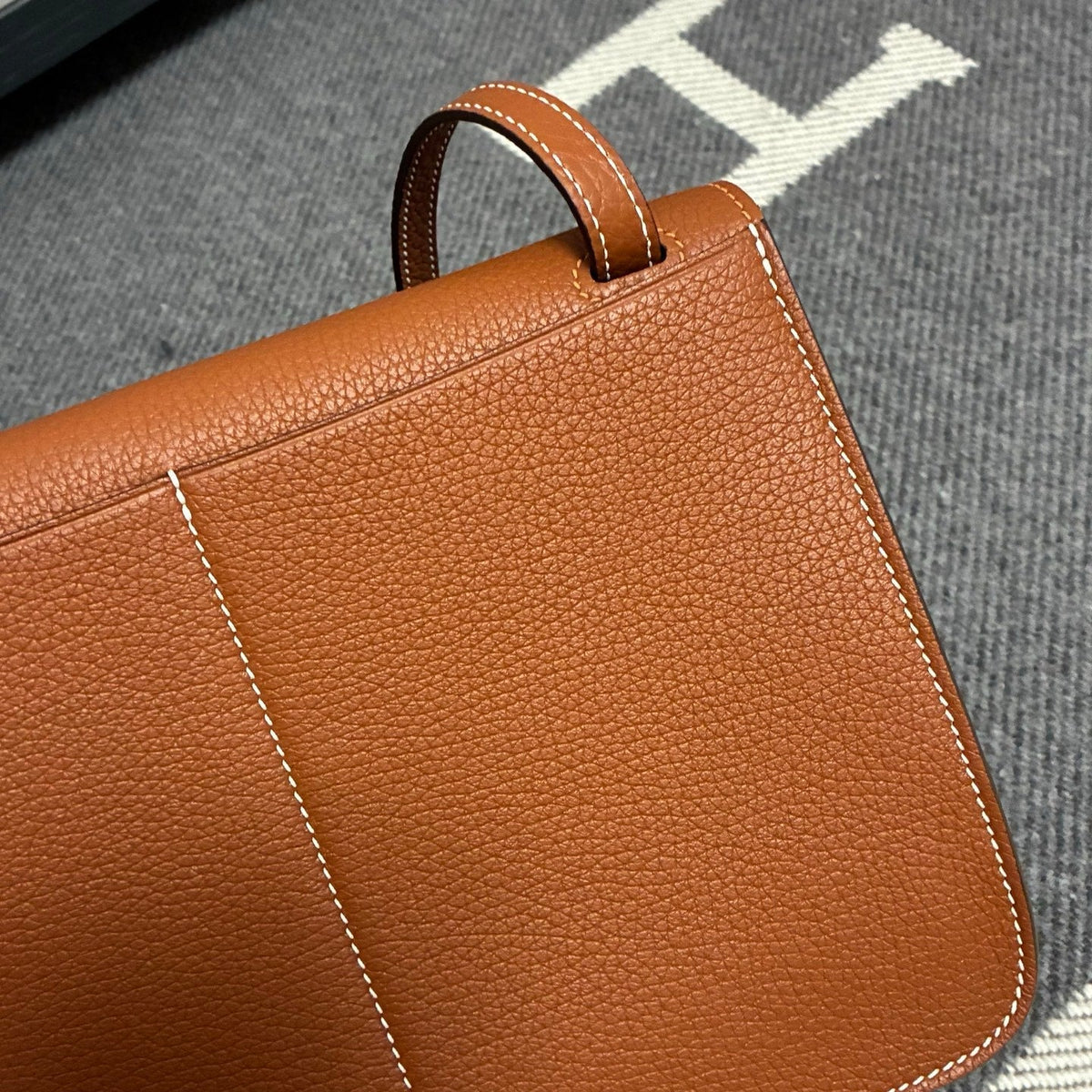 High-end Hermes 2026 Halzan 25 Bag Taurillon Clemence Leather 1