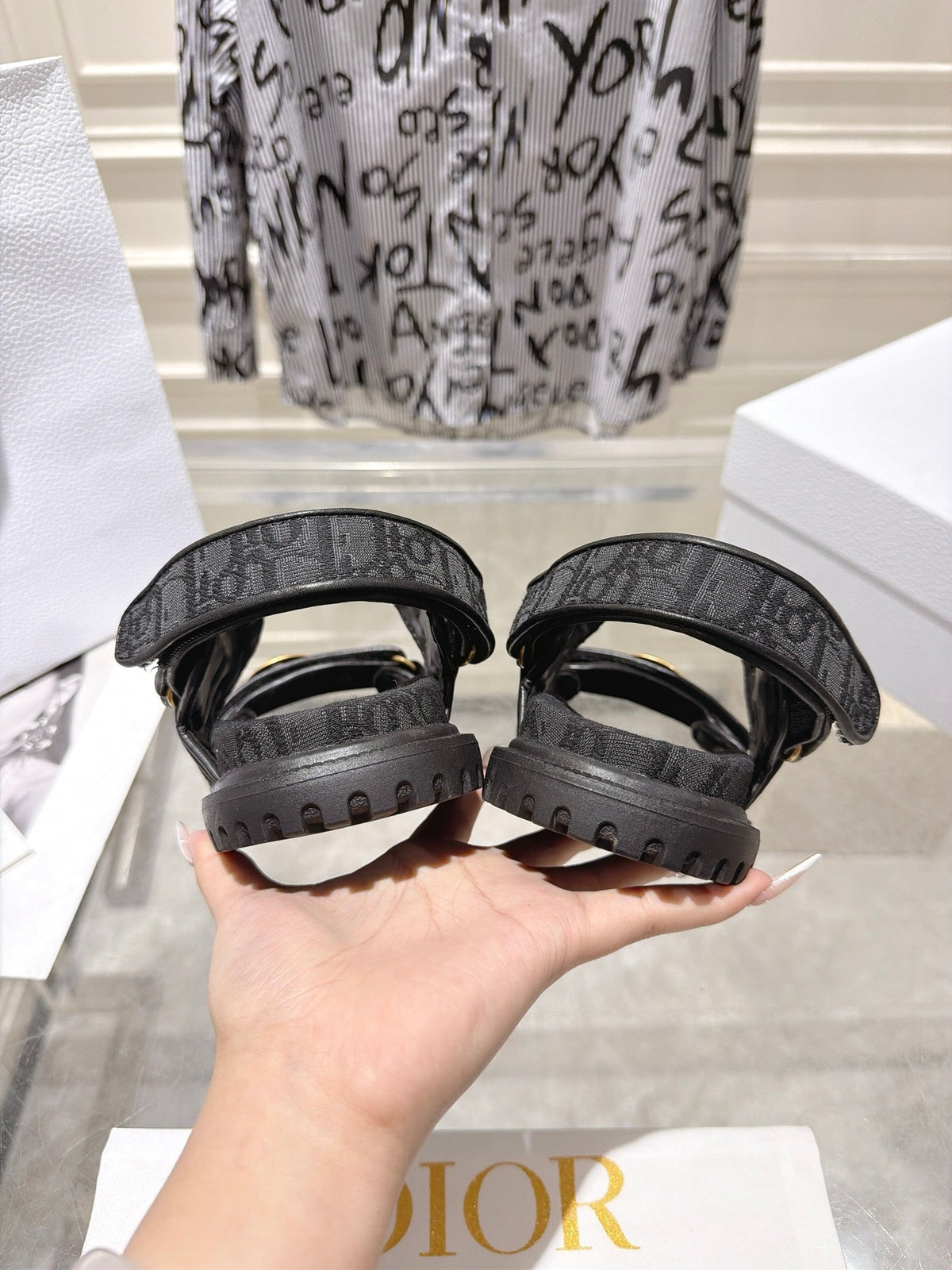 CD 26s Velcro Sandals Black Oblique Canvas 825419