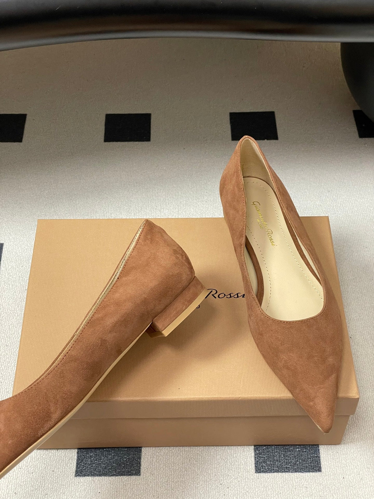 GR 26s Flats Brown Suede 164785