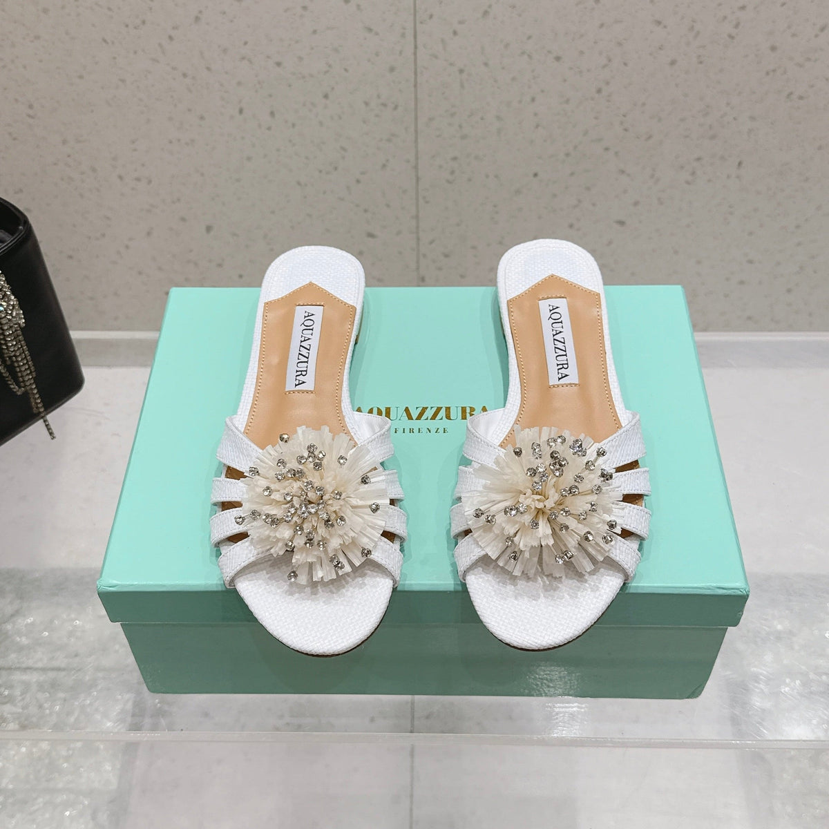 Aquazzura 26s Sandals White Woven Raffia 592418