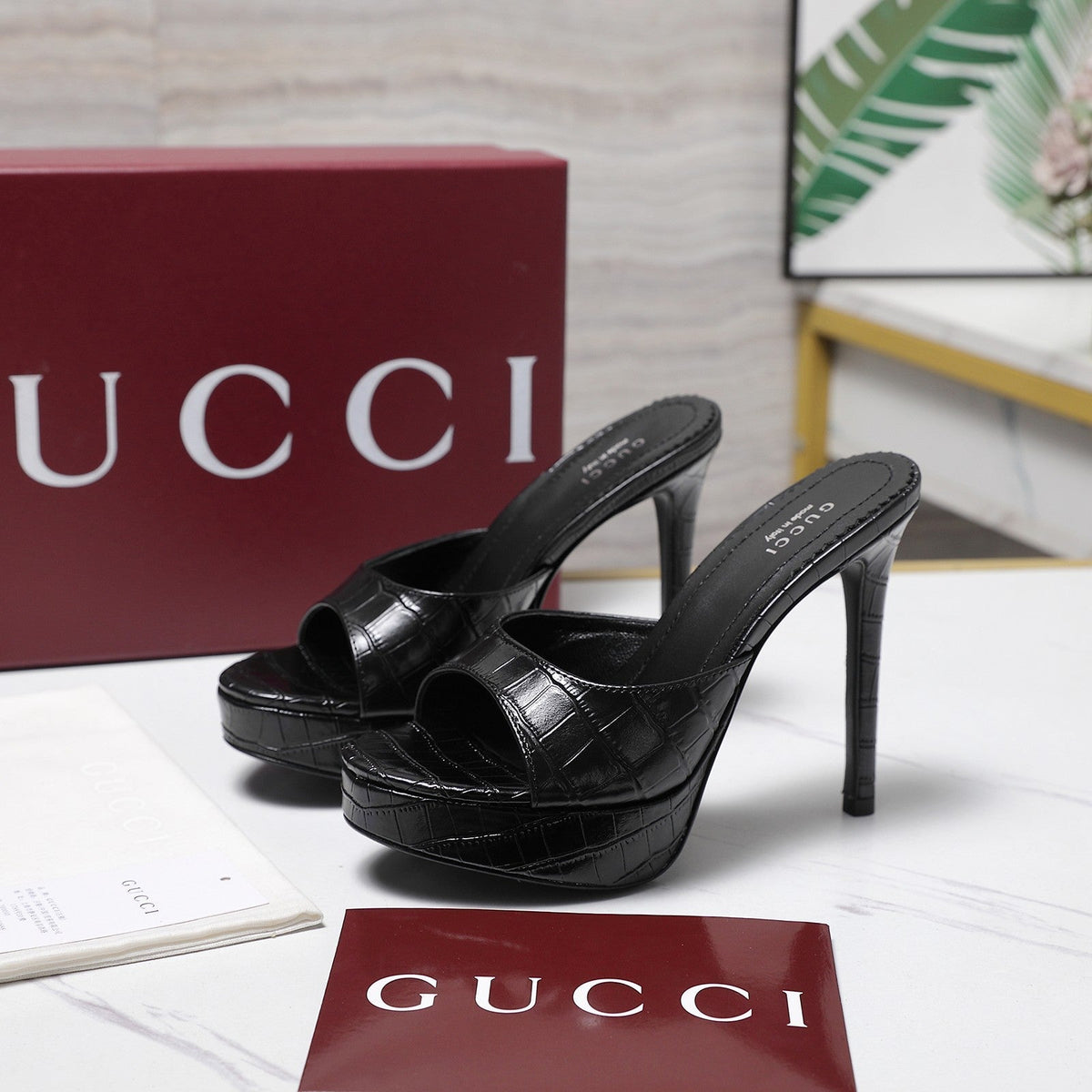 Gucci 26s Heeled Slide Sandals 12cm Black Crocodile Embossed Patent Calfskin