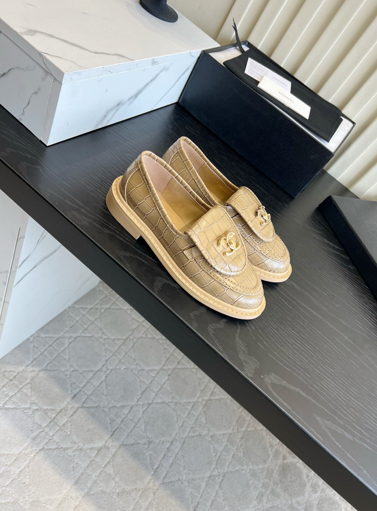 CC 26s Loafers Beige Crocodile Embossed Patent Calfskin 183593