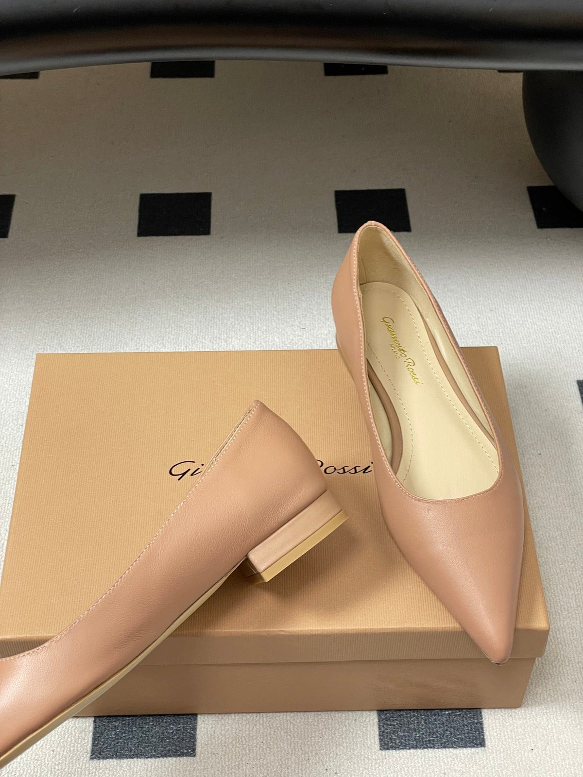 GR 26s Flats Nude Calfskin 164795