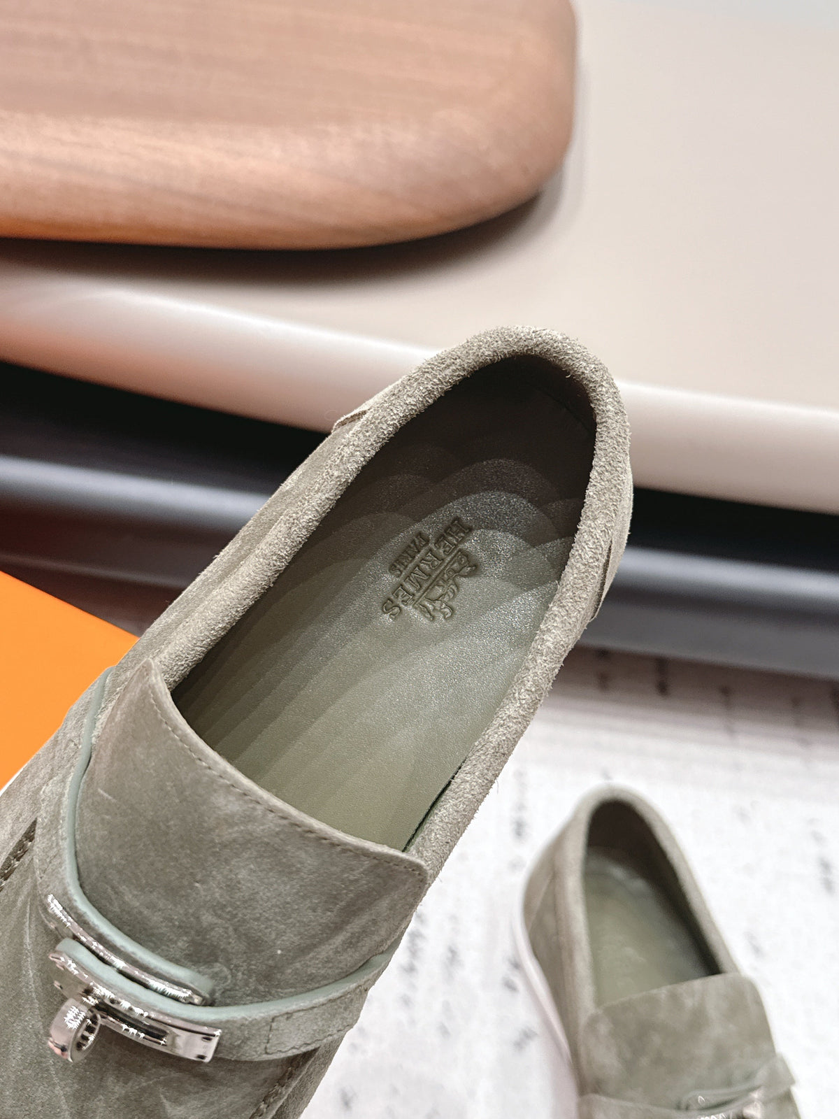 HM 26S Kelly Paris Loafers Olive Green Suede Silver Hardware