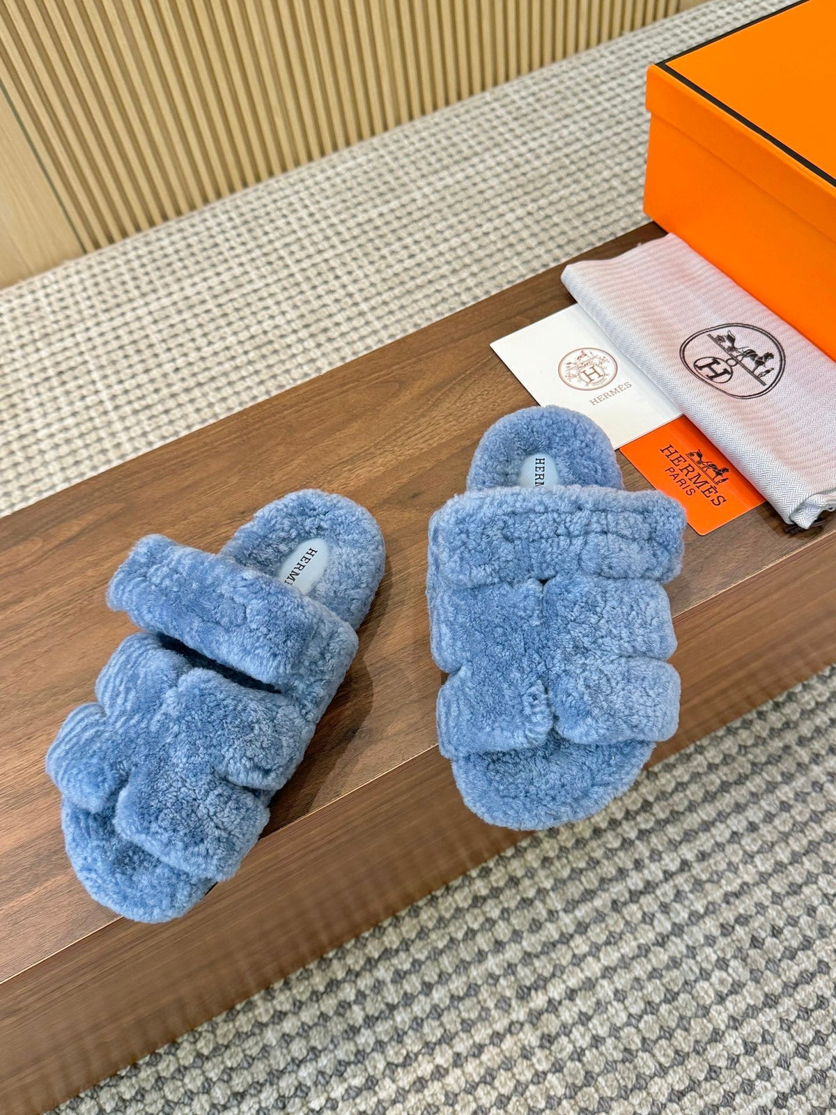 HM 26s Chypre Sandals Bleu Shearling 175173