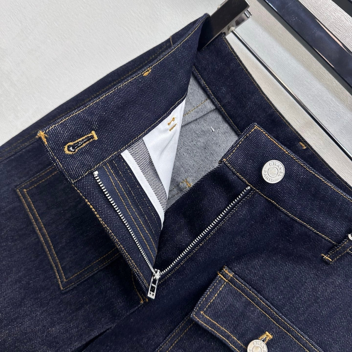 CC 26FW High-Waisted Slit Denim Skirt Double-C Pocket Detail Blue Cotton 441481