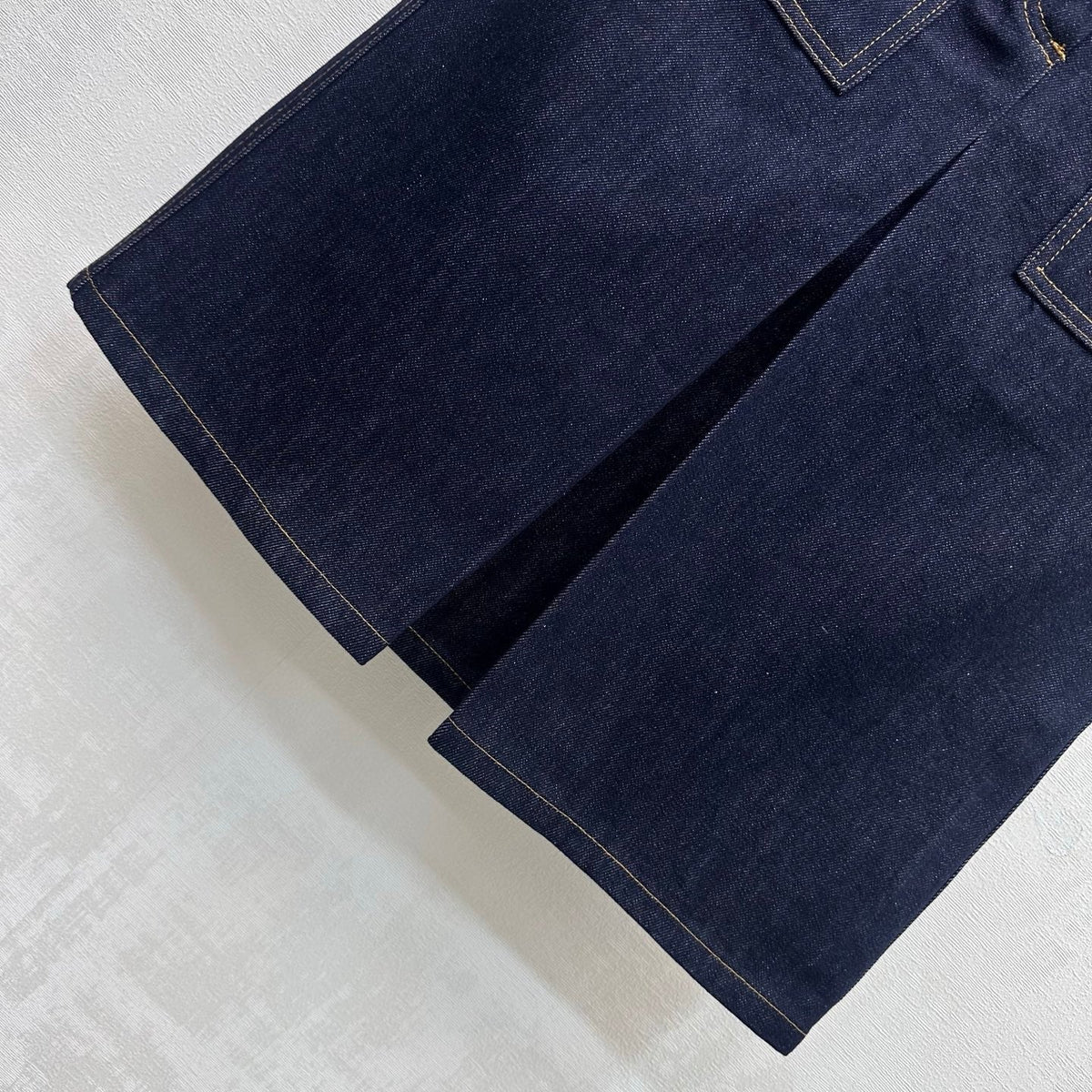 CC 26FW High-Waisted Slit Denim Skirt Double-C Pocket Detail Blue Cotton 441481