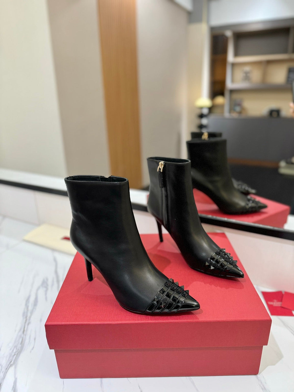 VLTN Garavani 26W Rockstud Ankle Boots 8cm Stiletto Leather 145163