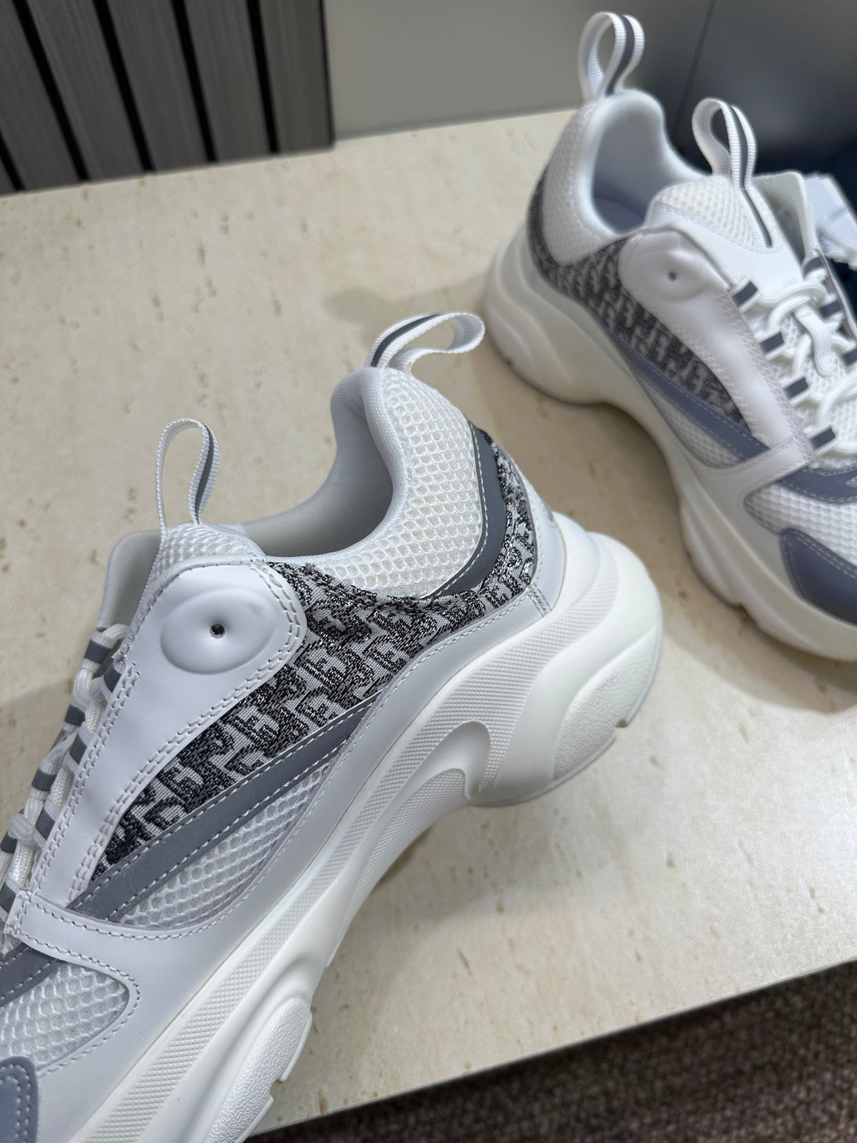 CD 26s Men B22 Sneakers White Grey Oblique Jacquard Canvas 614925