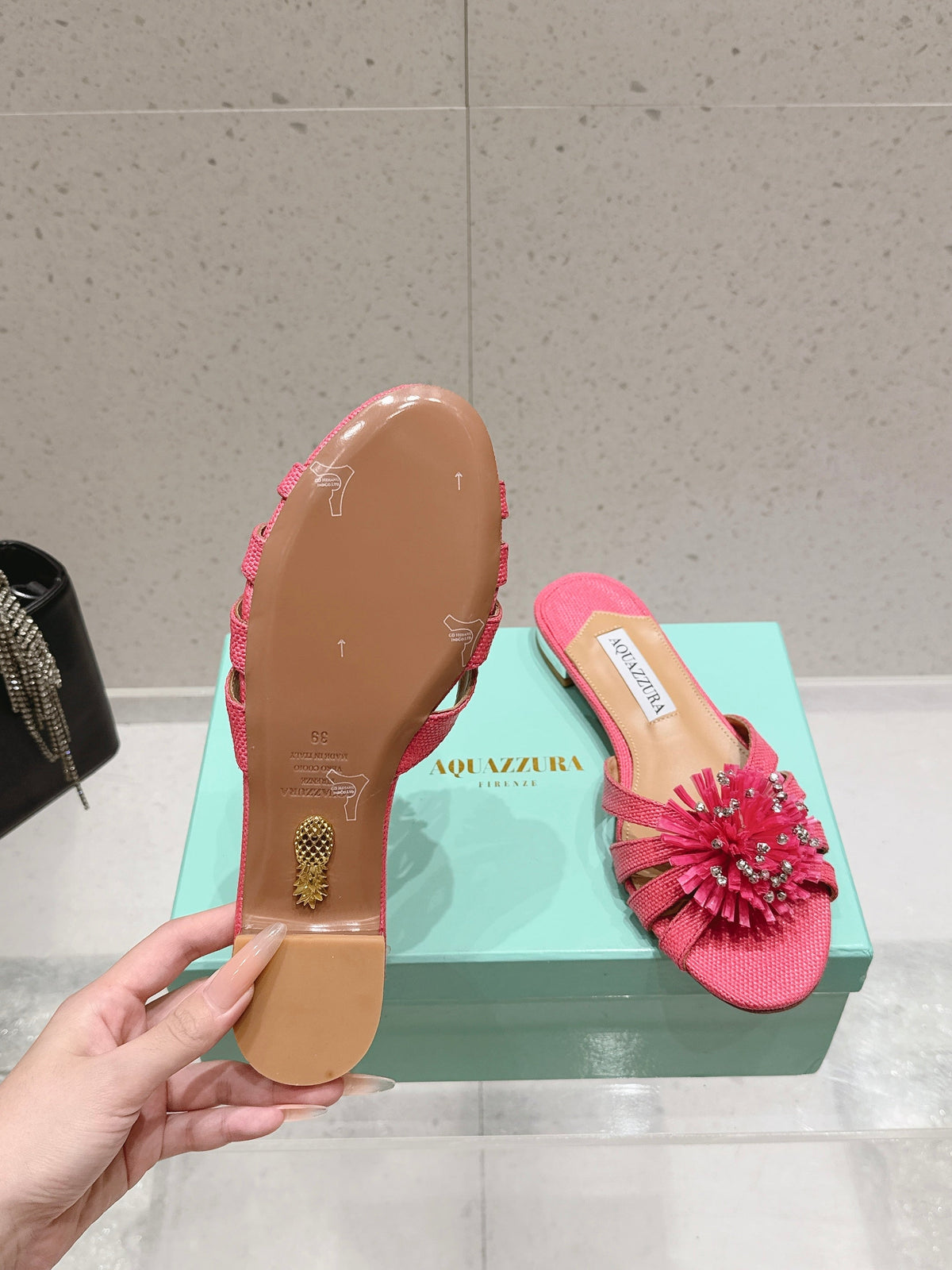 Aquazzura 26s Sandals Pink Woven Raffia 820471