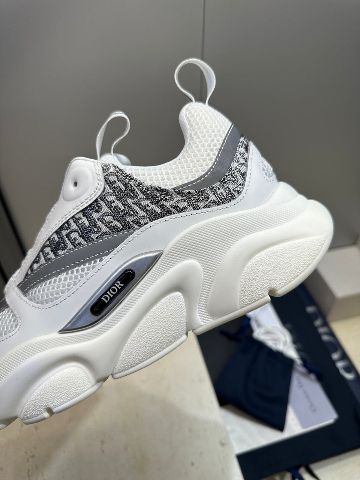 CD 26s Men B22 Sneakers White Grey Oblique Jacquard Canvas 614925