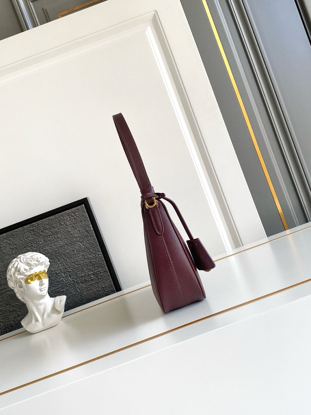 Prada 2026 Re-Edition Saffiano Shoulder Bag 22cm Leather