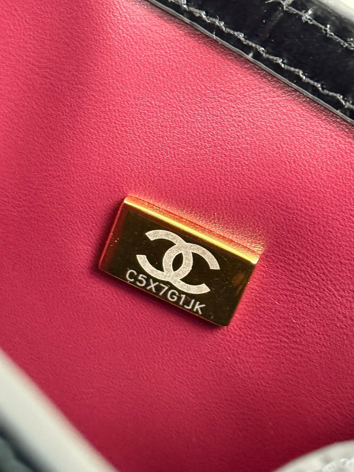 Chanel 2026 Cerf Executive Shopper Tote Bag 28cm Calfskin