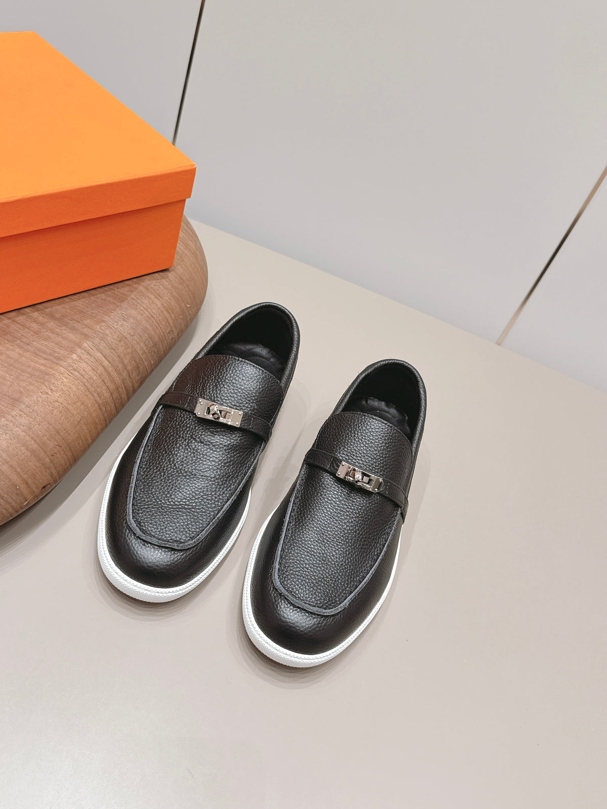 HM 26S Kelly Paris Loafers Black Calfskin Silver Hardware