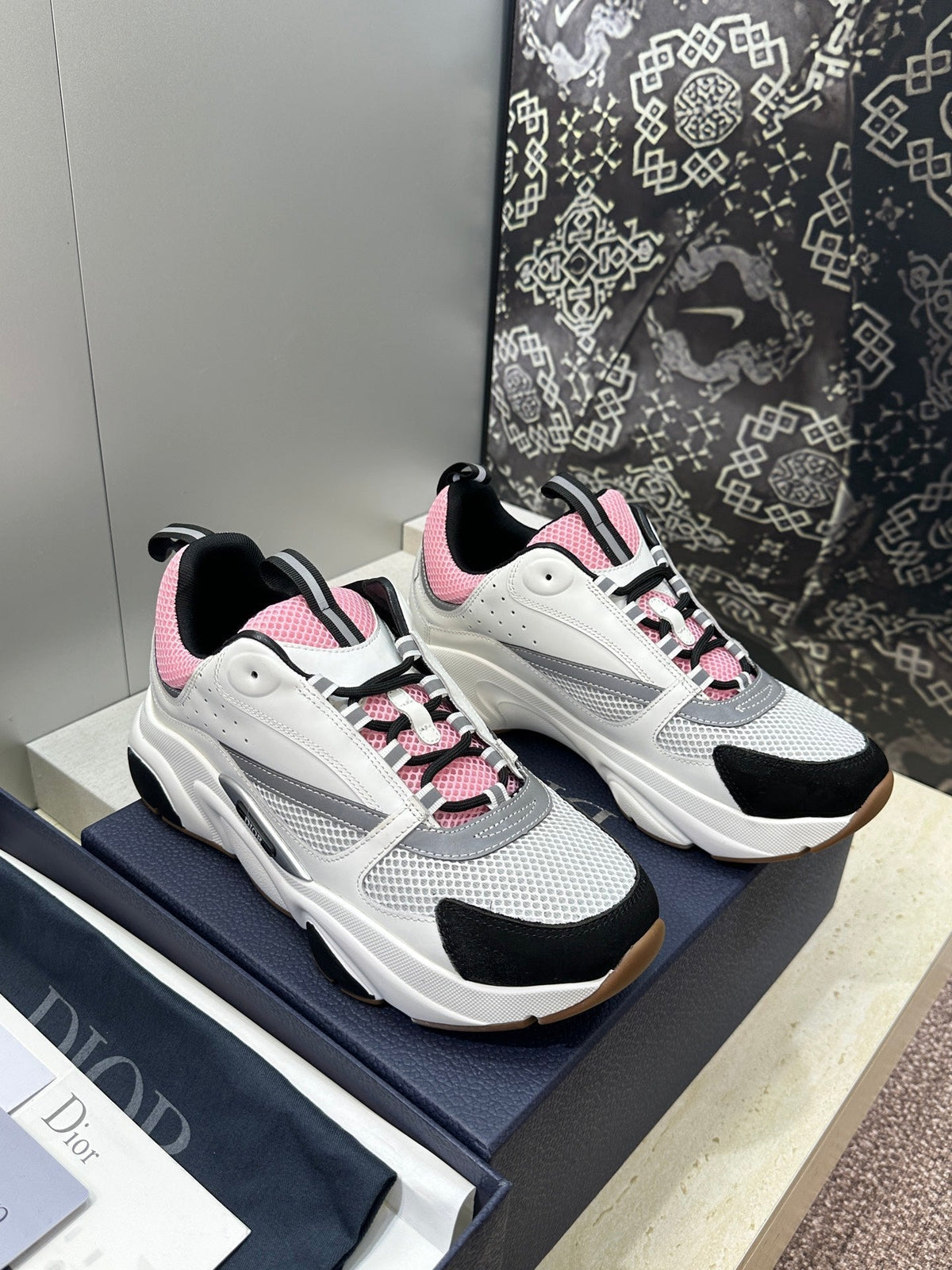 CD 26s Men B22 Sneakers White Black Pink Mesh 284105