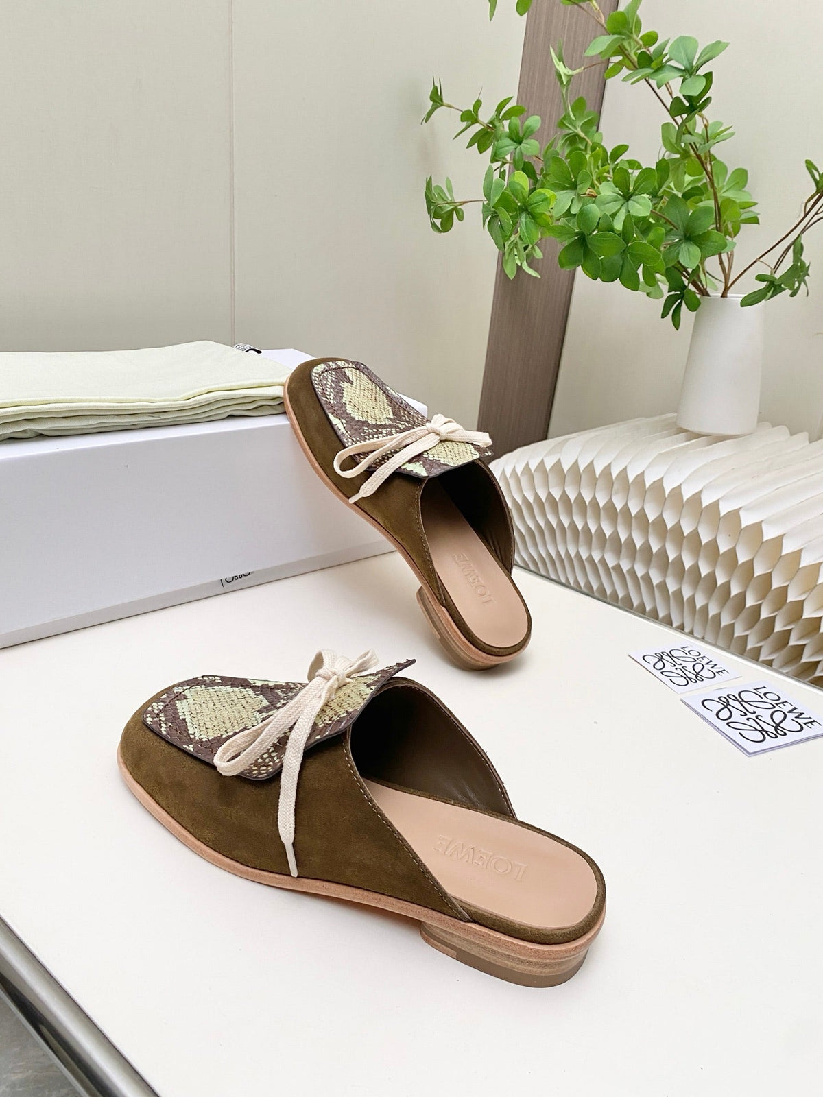 LW 26s Flat Mules In Snakeskin-Embossed Calfskin And Brown Suede