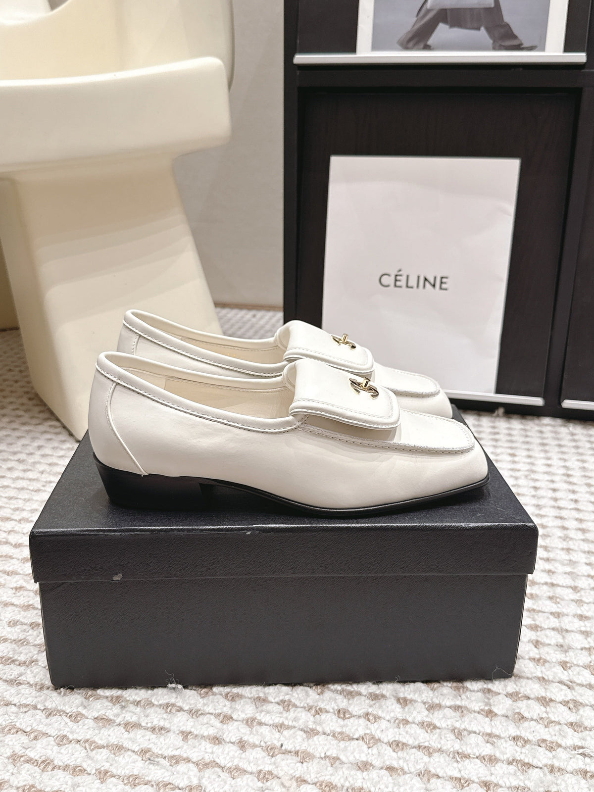 CC 26S Loafers in White Calfskin with Gold-Tone CC Logo